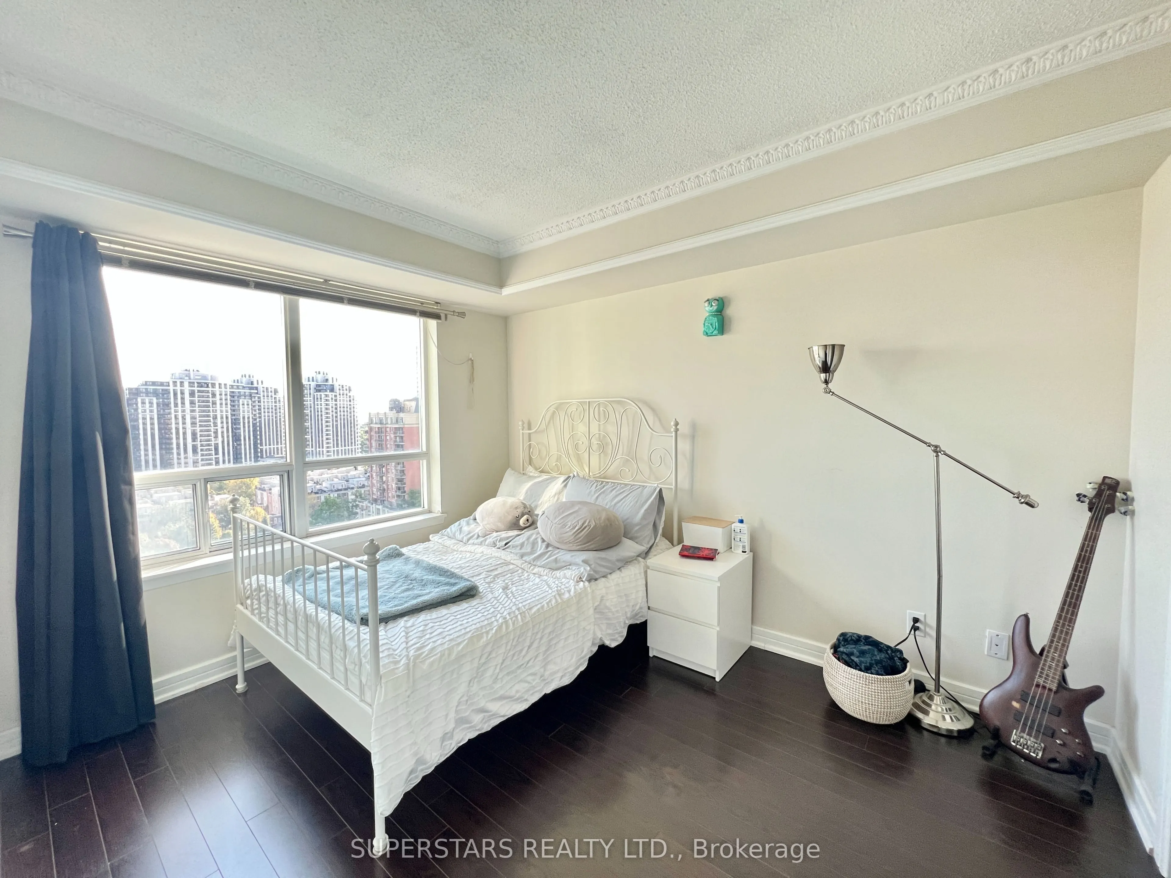18 Harrison Garden Boulevard, #1507