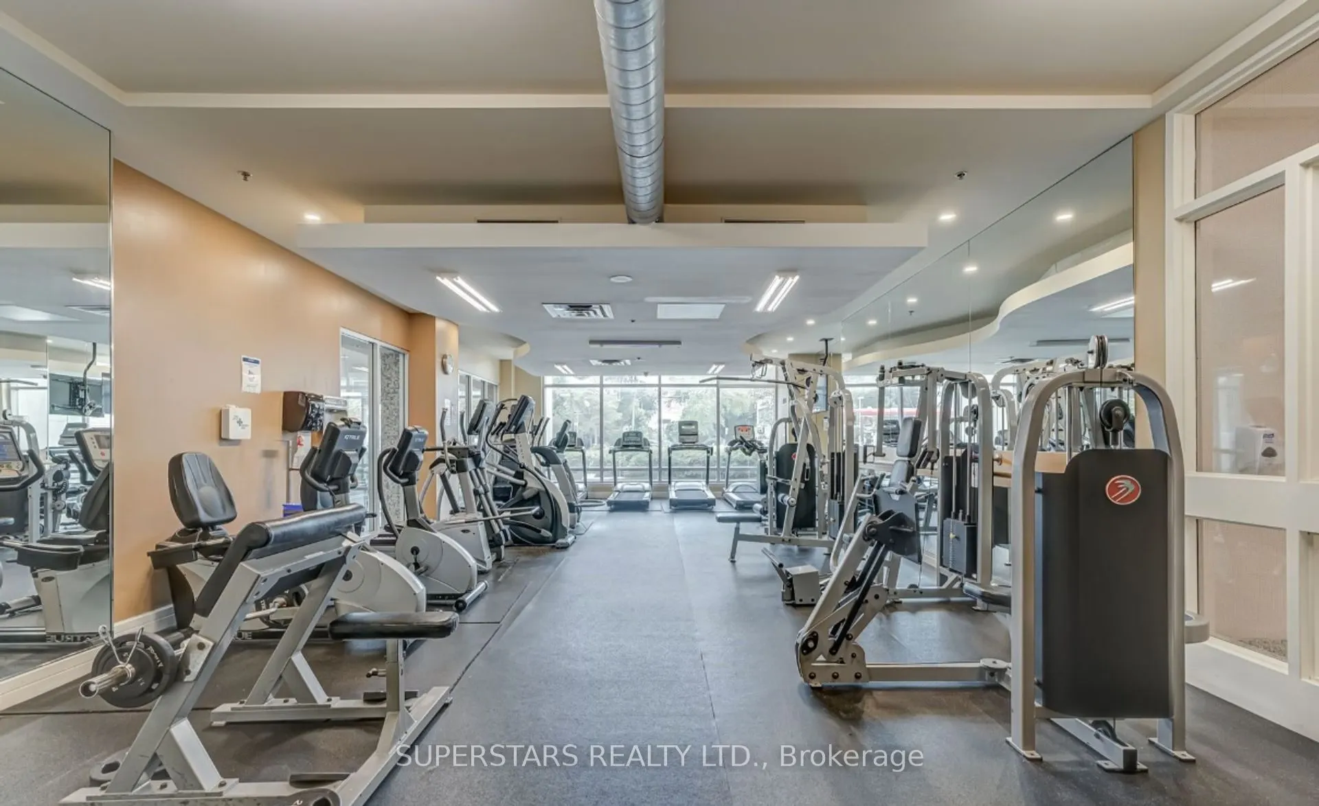 18 Harrison Garden Boulevard, #1507