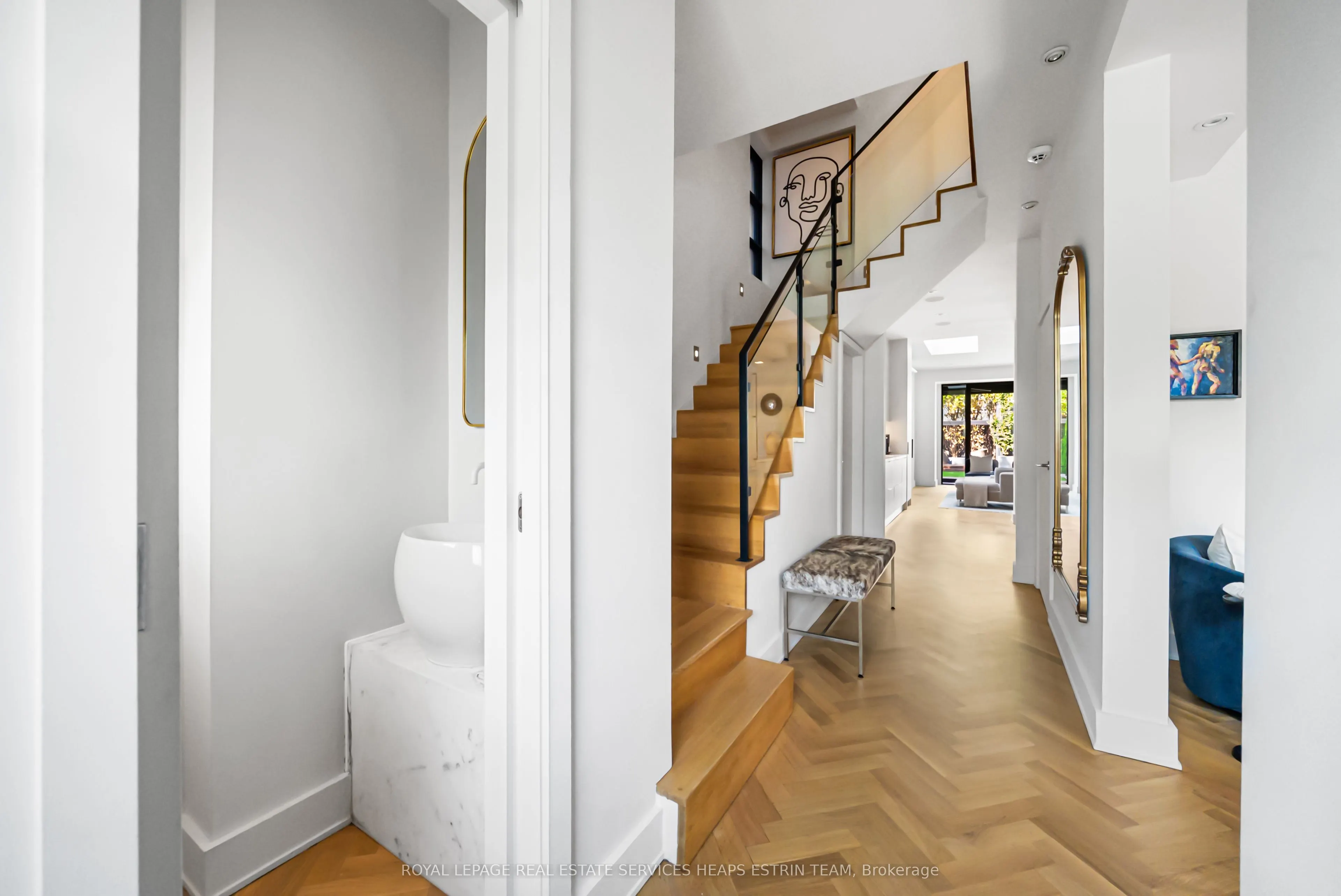 74 Roxborough Street W
