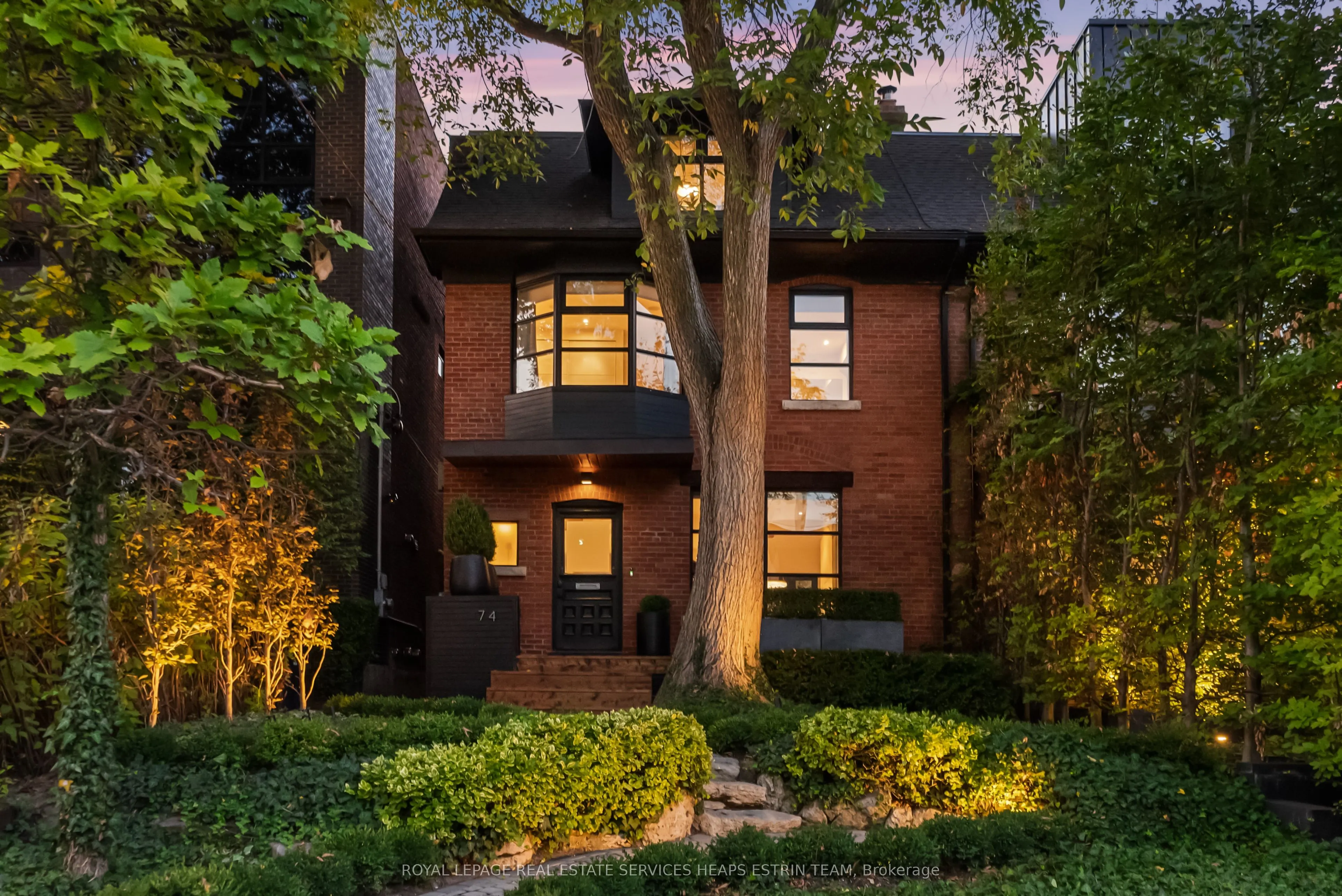 74 Roxborough Street W