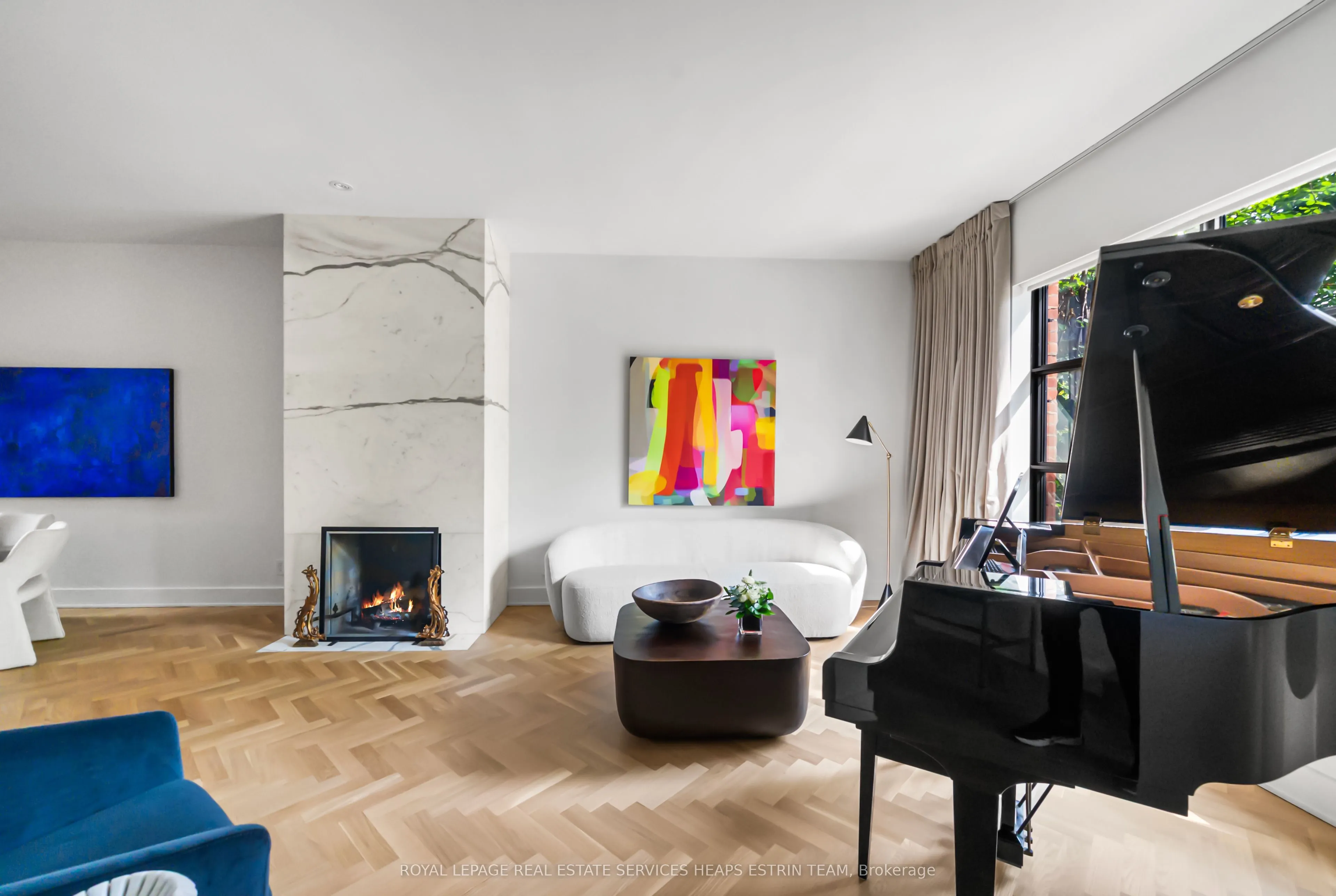 74 Roxborough Street W