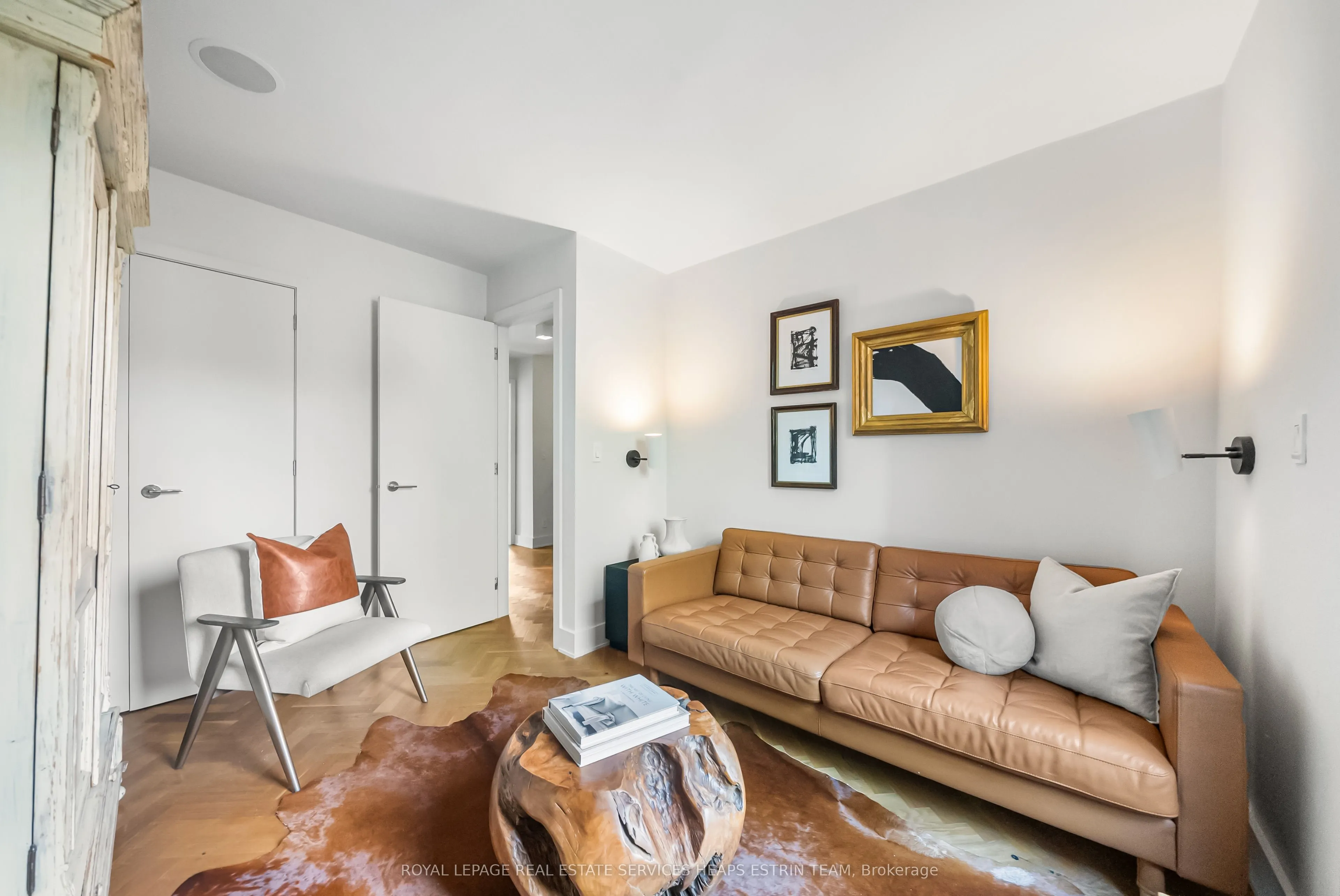 74 Roxborough Street W