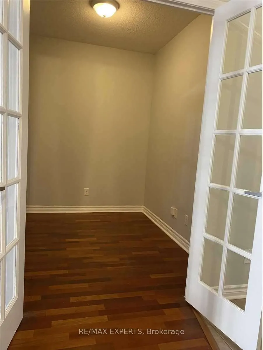 19 Barberry Place, #810