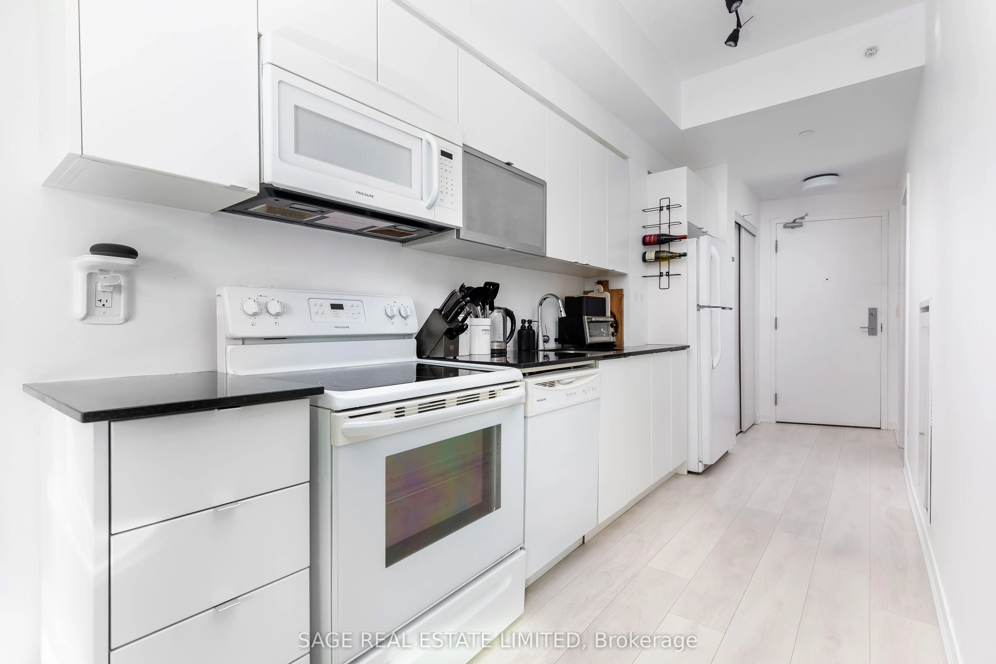 150 East Liberty Street, #810