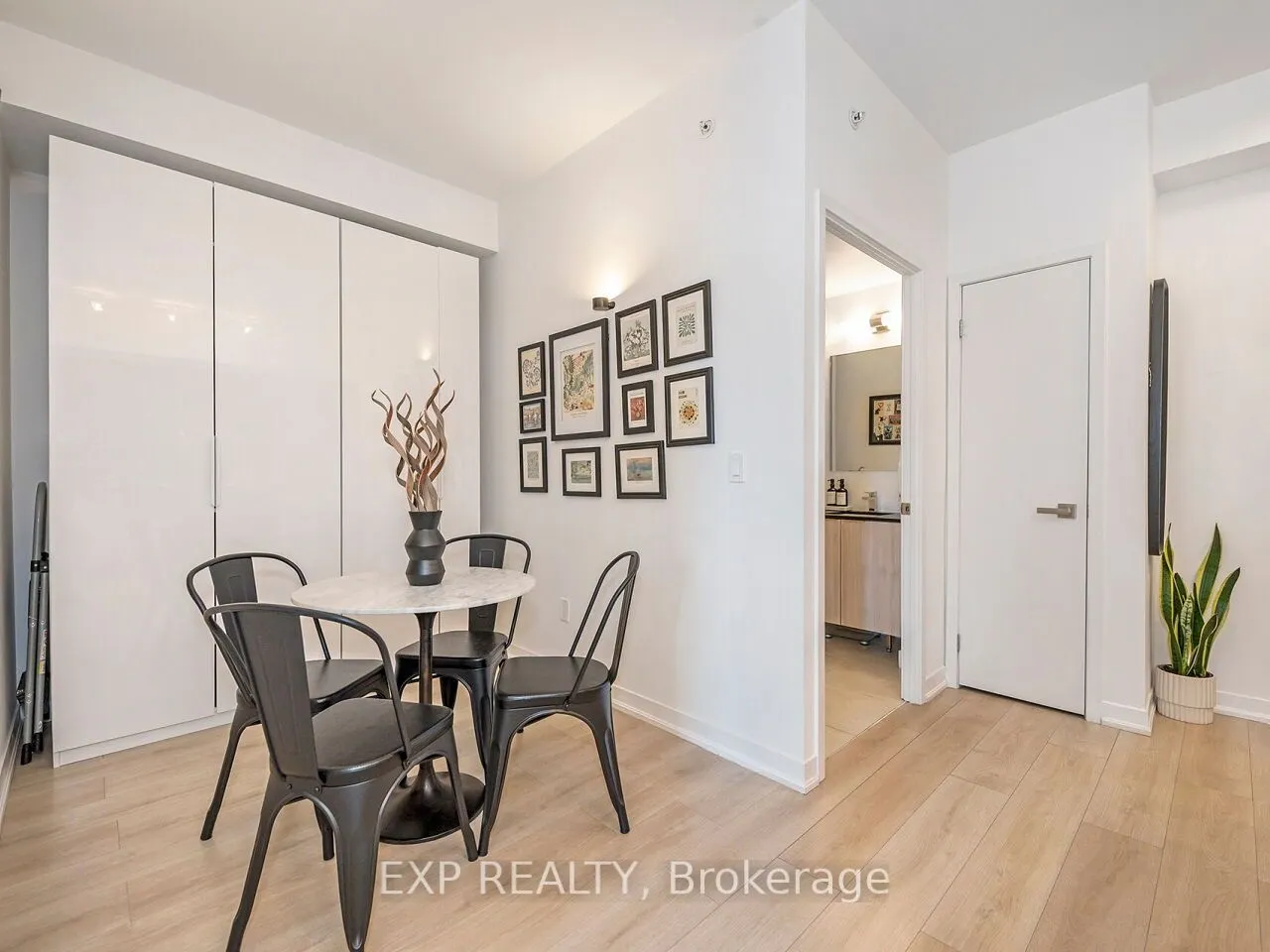 31 Tippett Road, #736