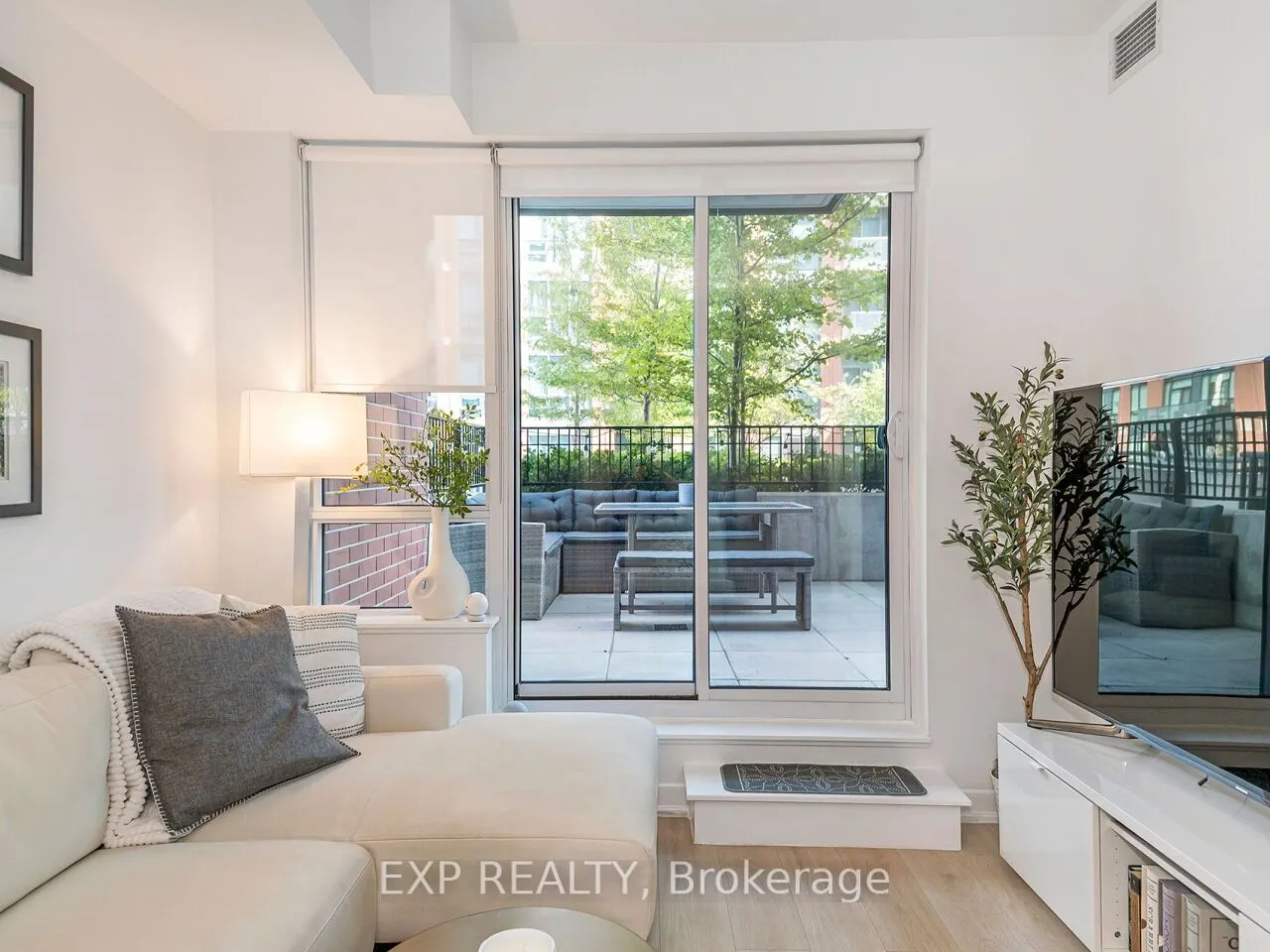 31 Tippett Road, #736