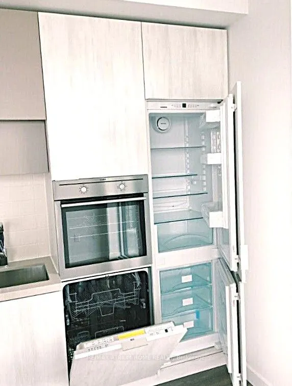 8 Eglinton Avenue E, #4605