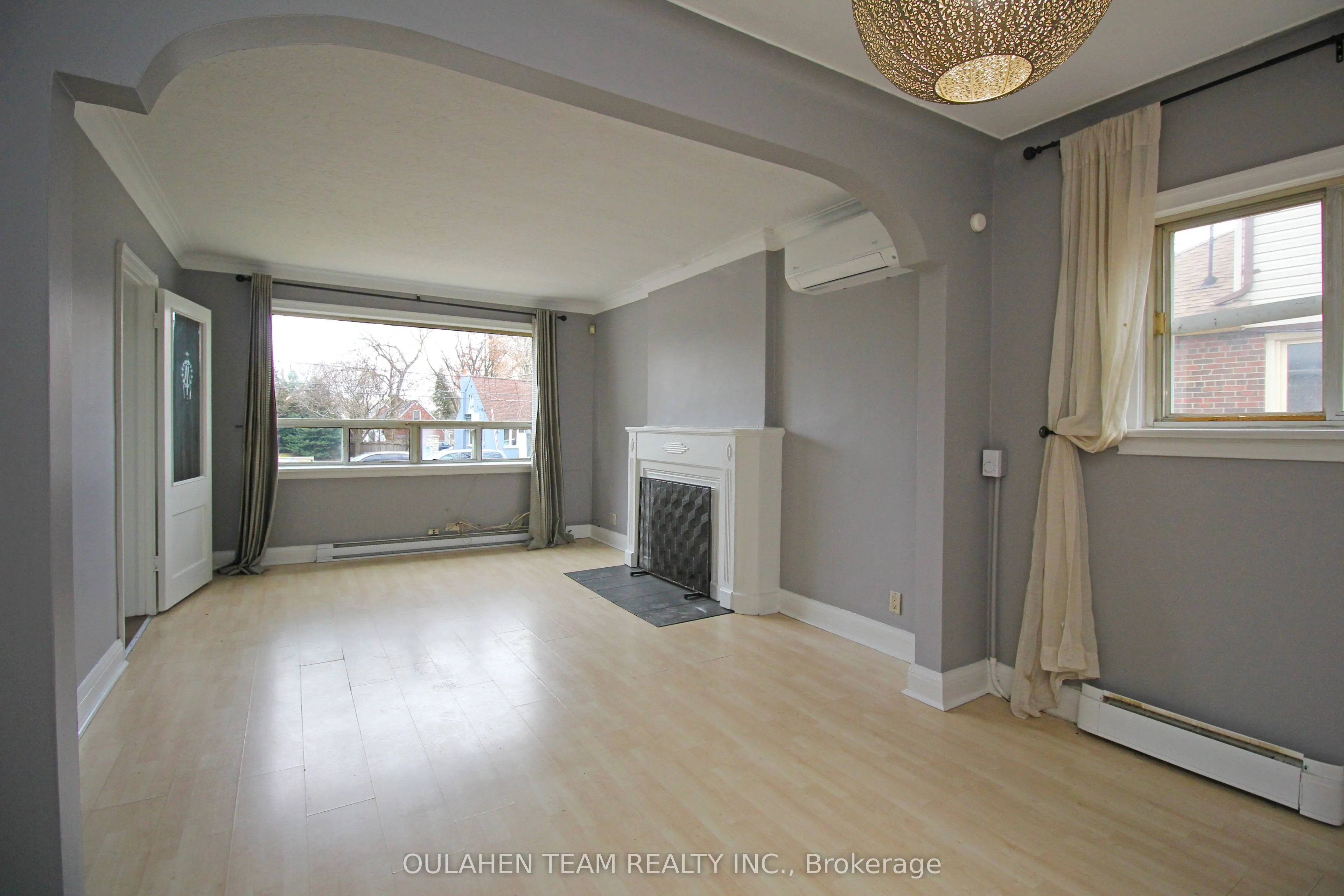 38 Finch Avenue W