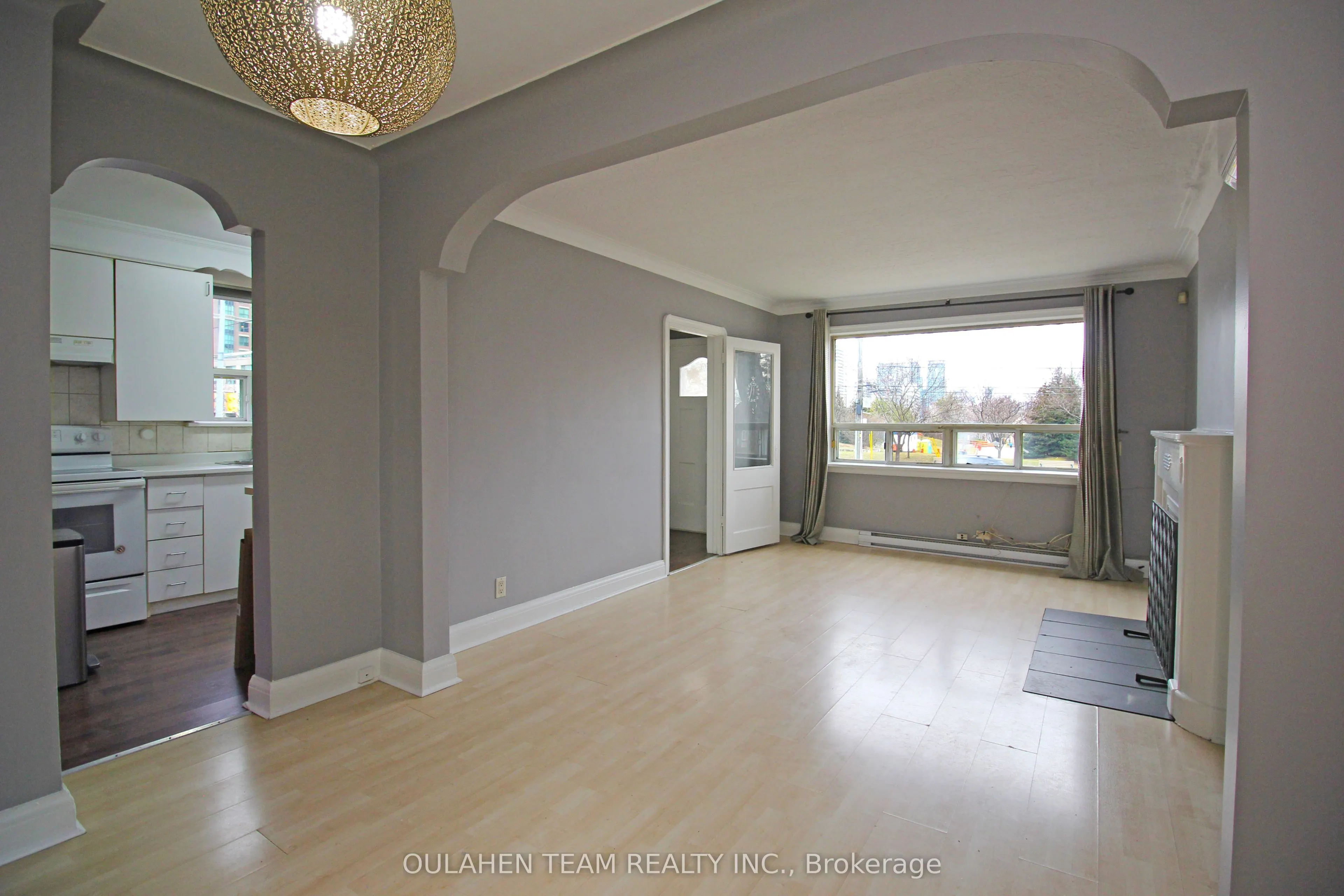 38 Finch Avenue W