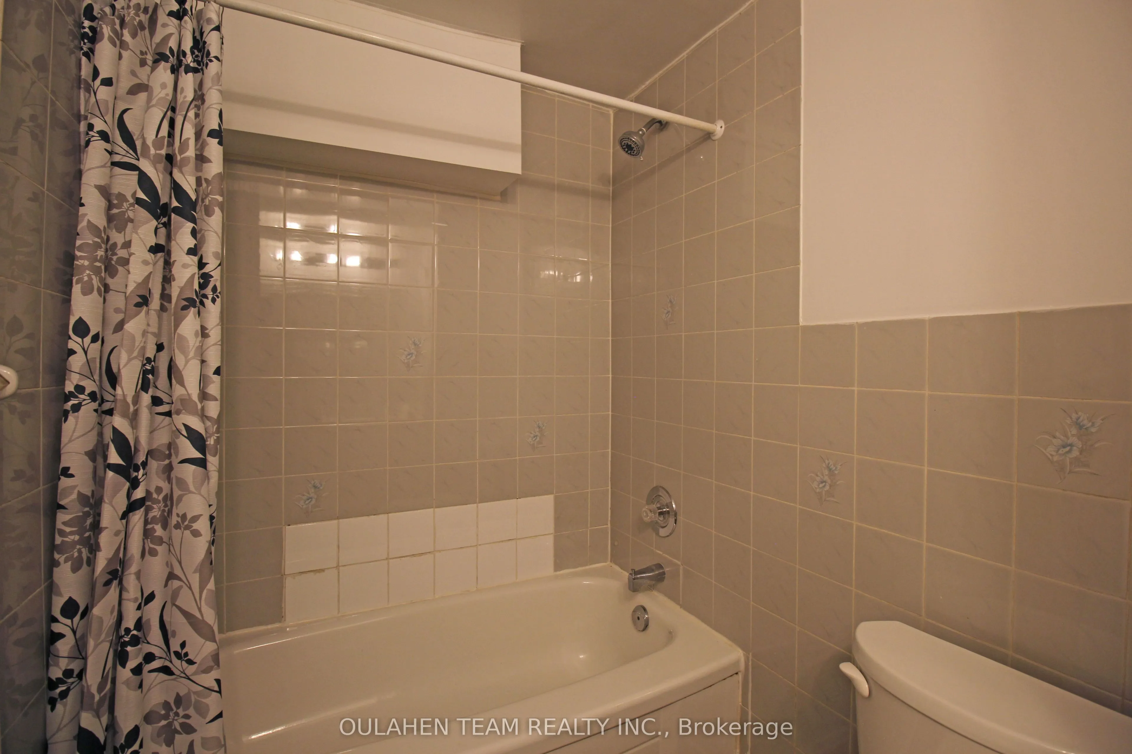 38 Finch Avenue W