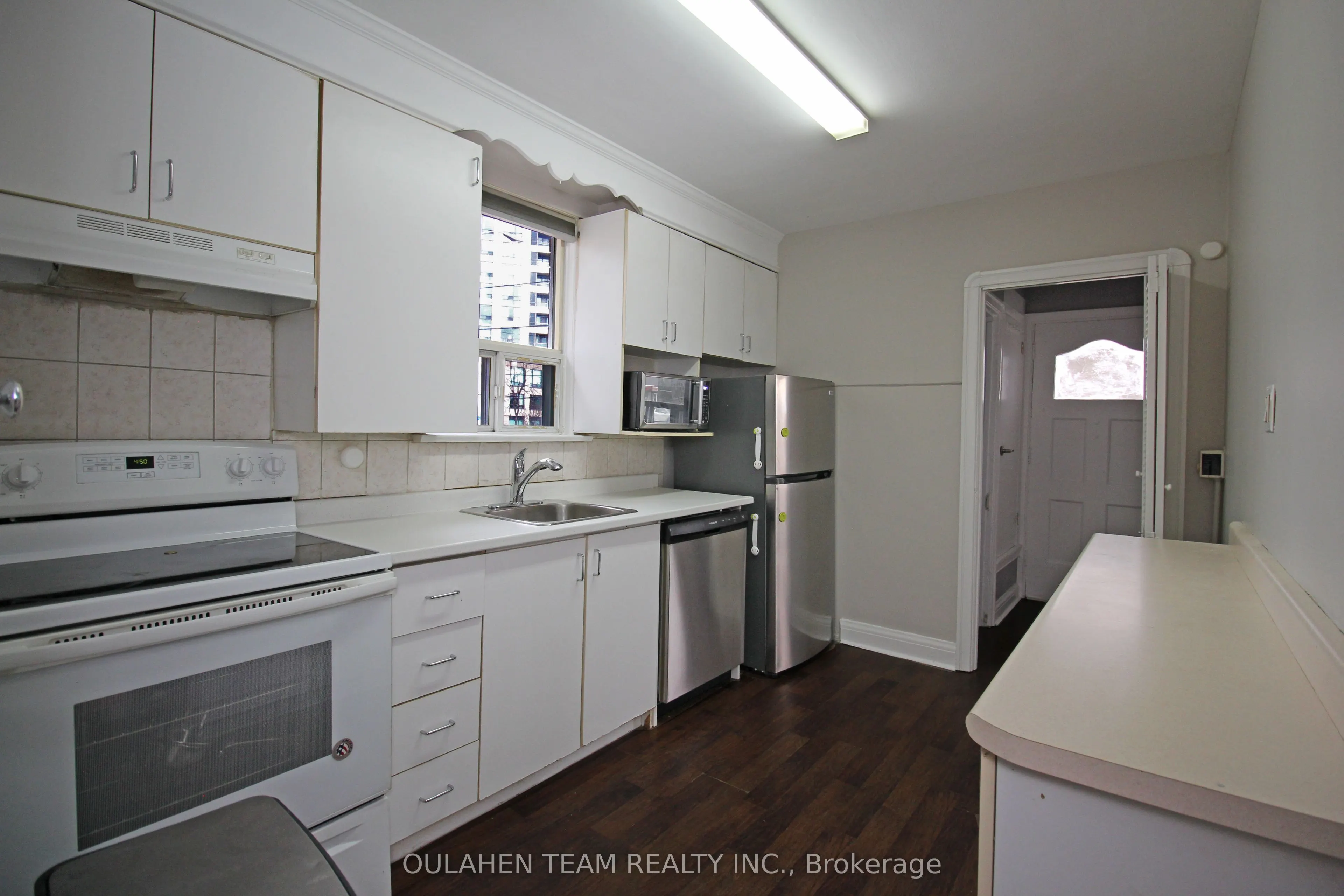 38 Finch Avenue W