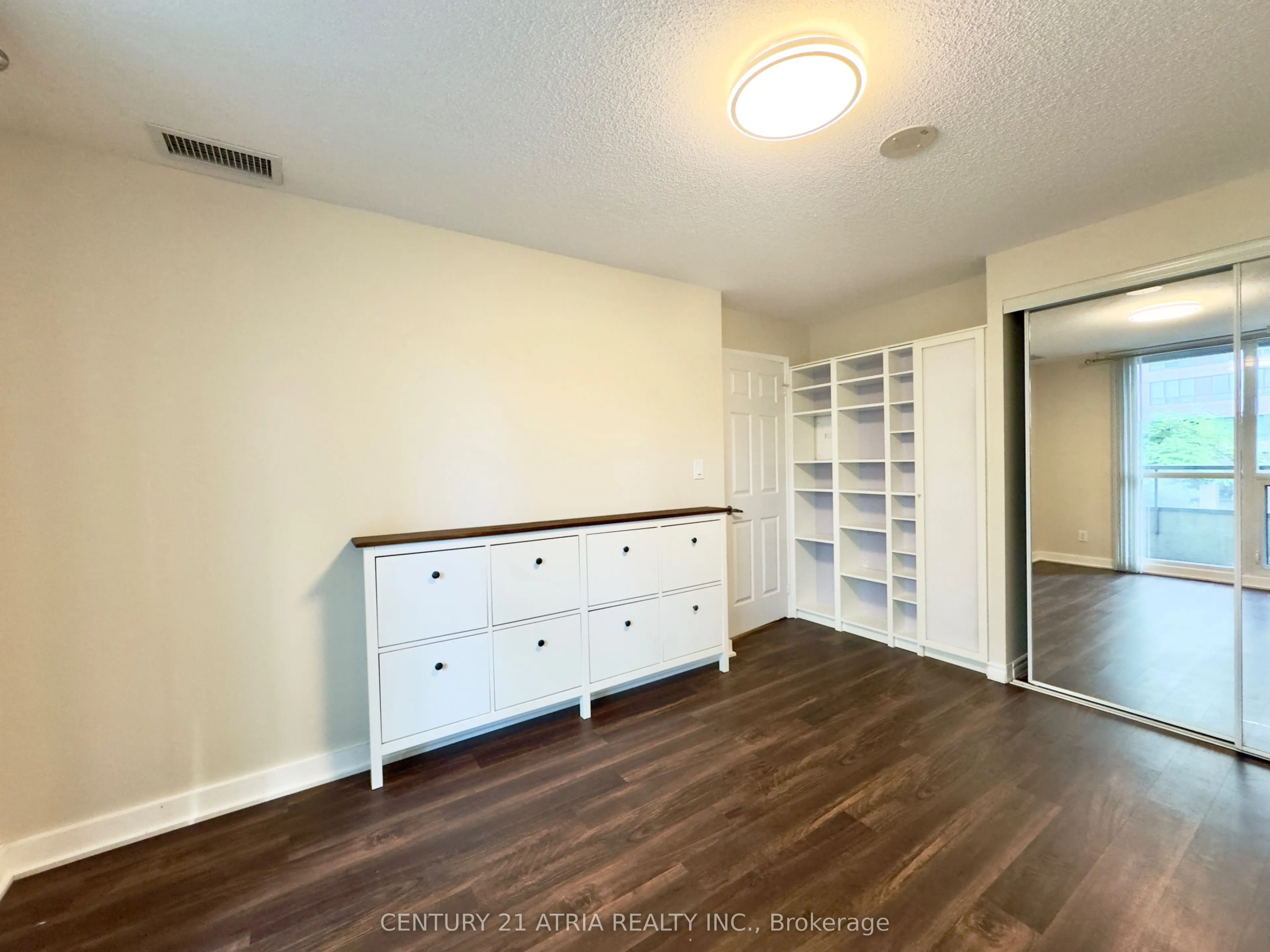 35 Hollywood Avenue, #218