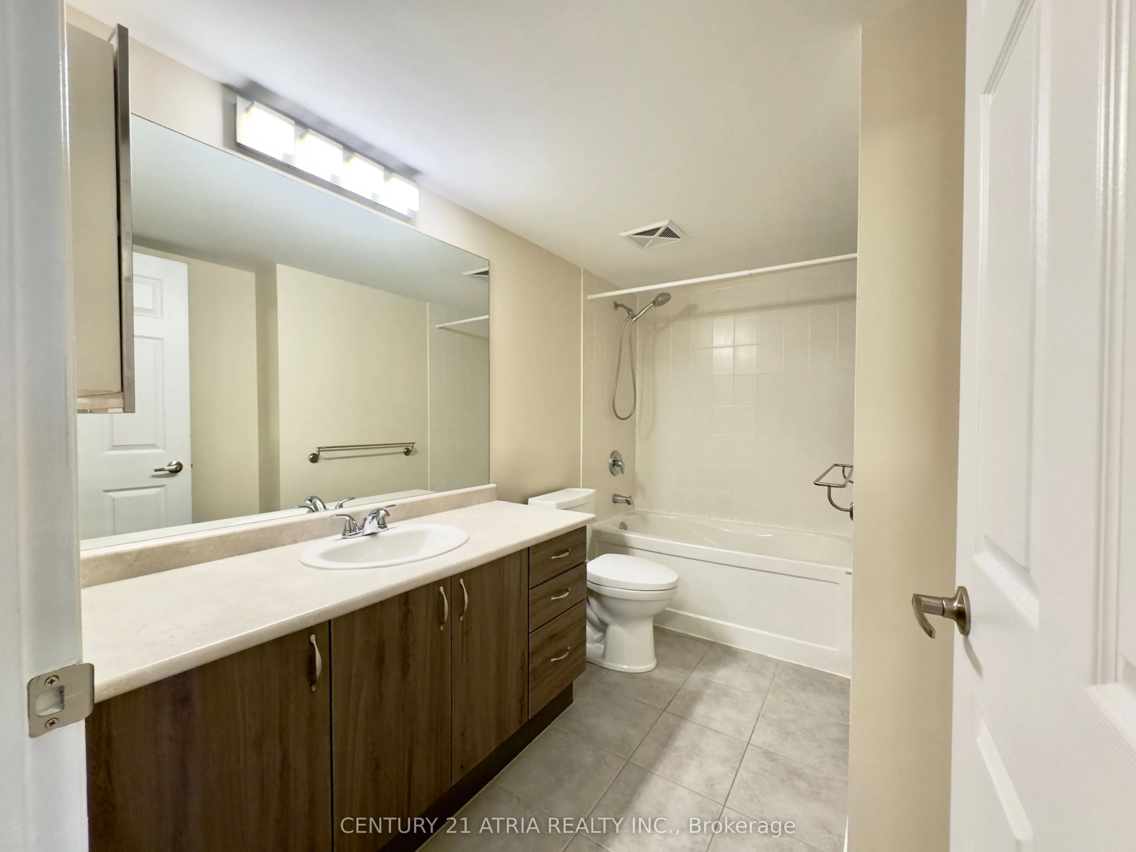 35 Hollywood Avenue, #218