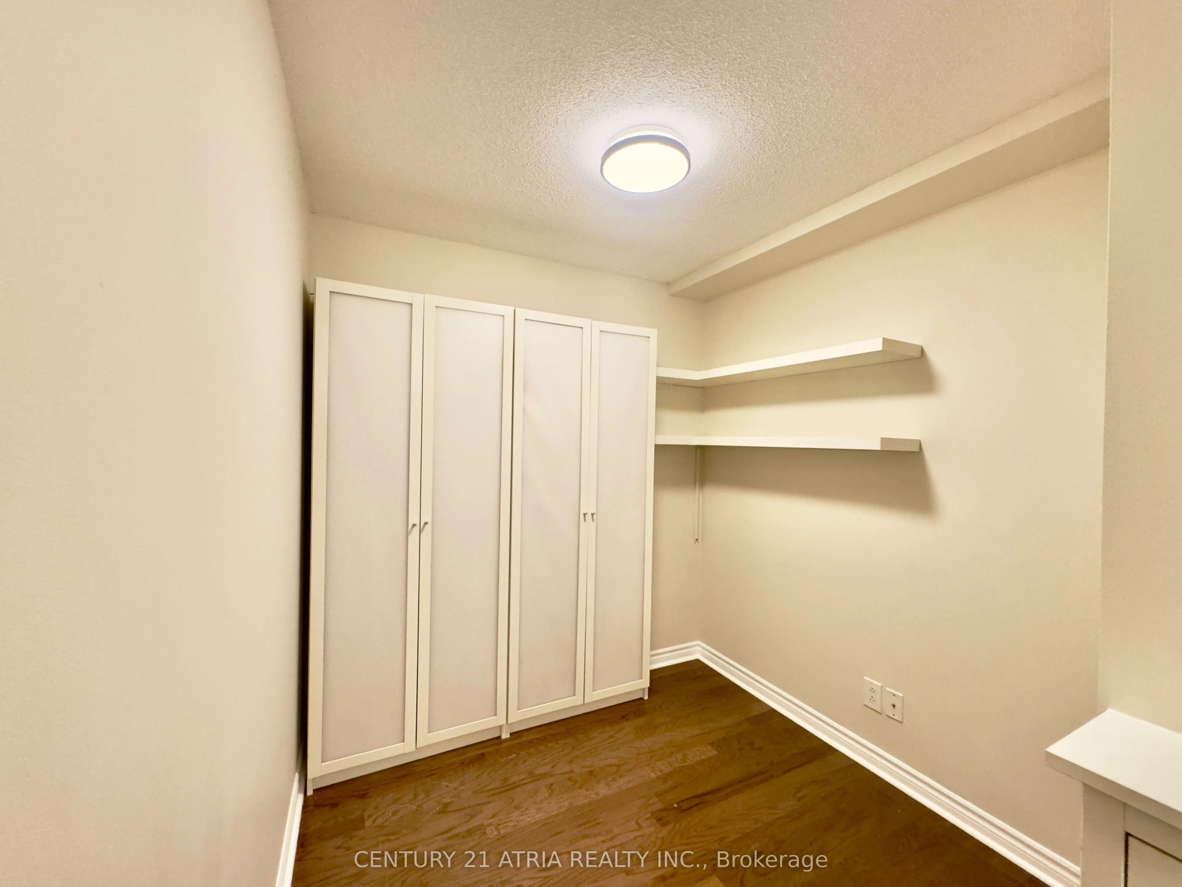35 Hollywood Avenue, #218