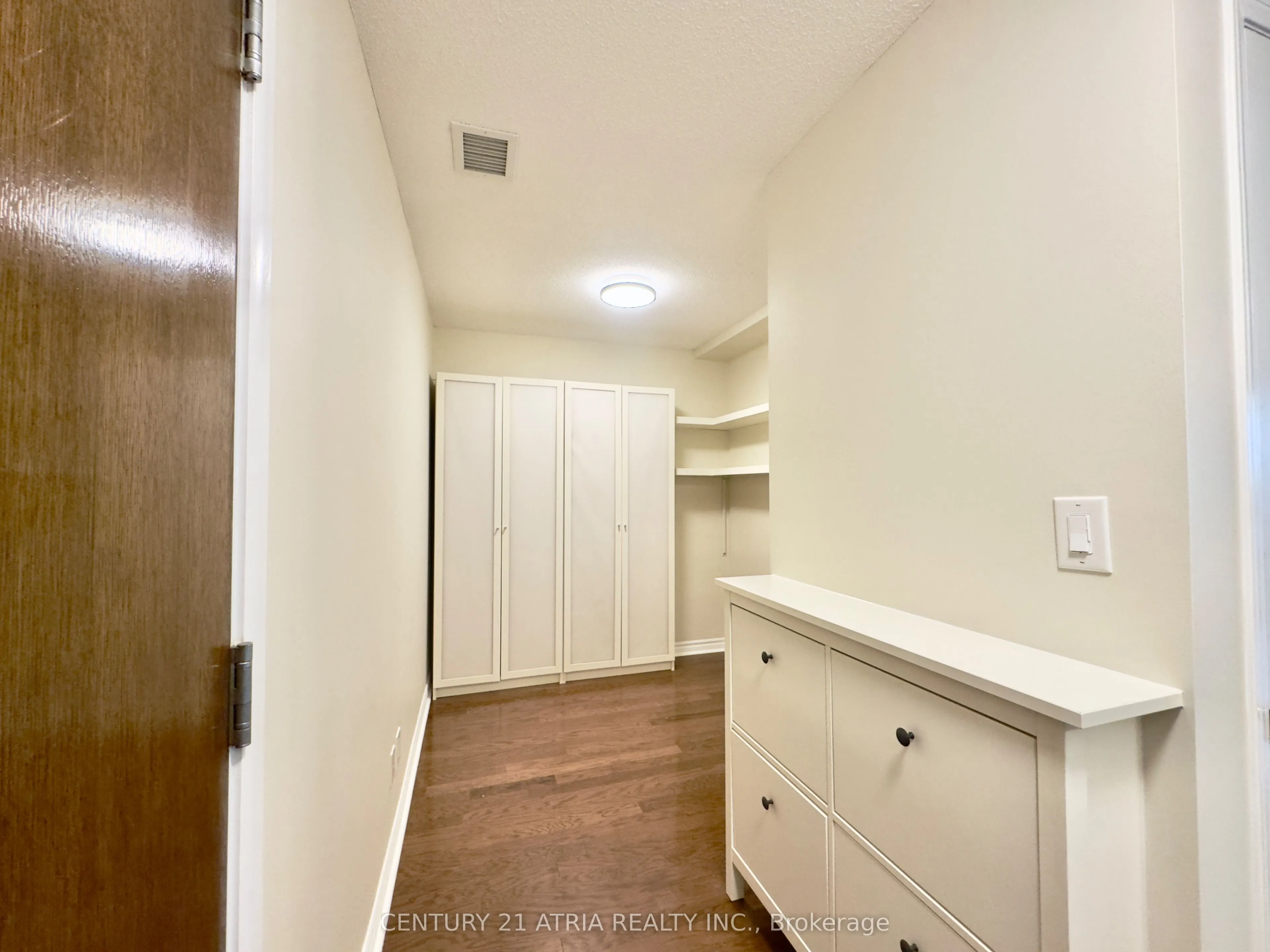 35 Hollywood Avenue, #218