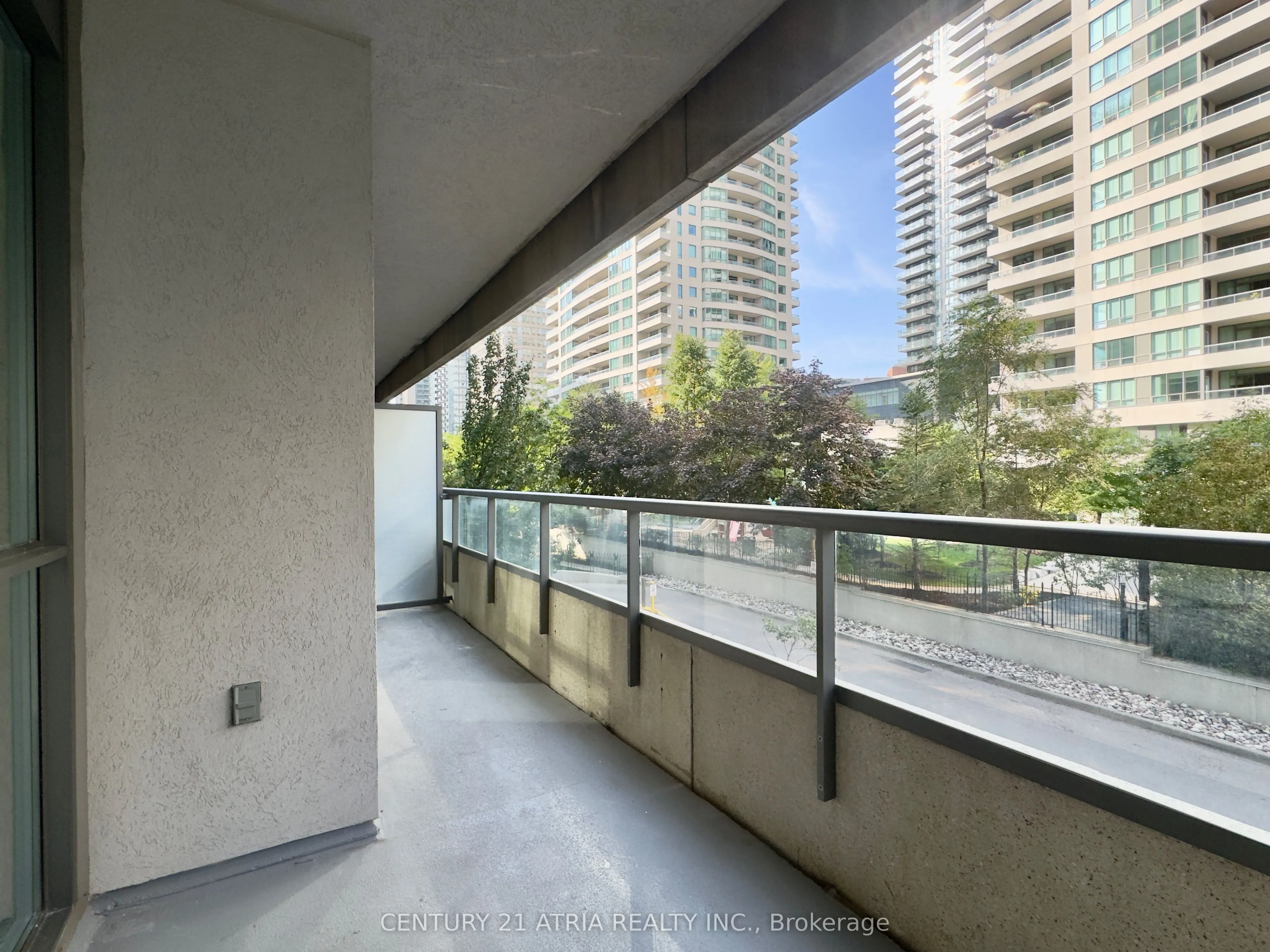 35 Hollywood Avenue, #218