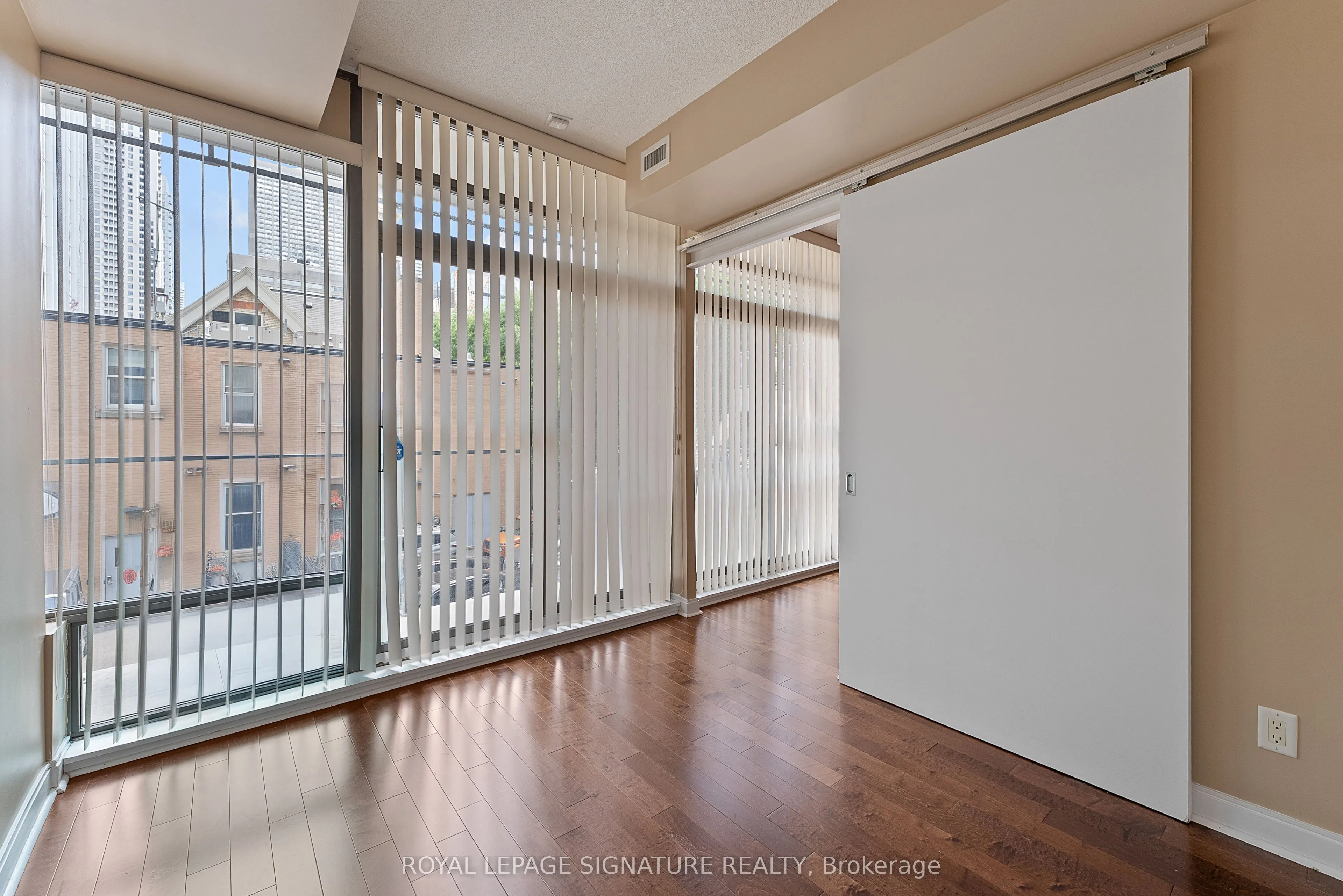 21 Scollard Street, #209