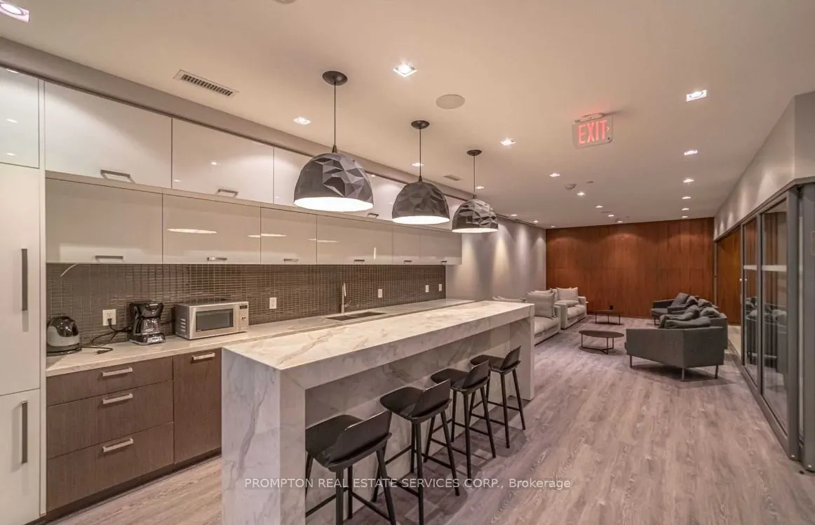 8 Mercer Street, #207