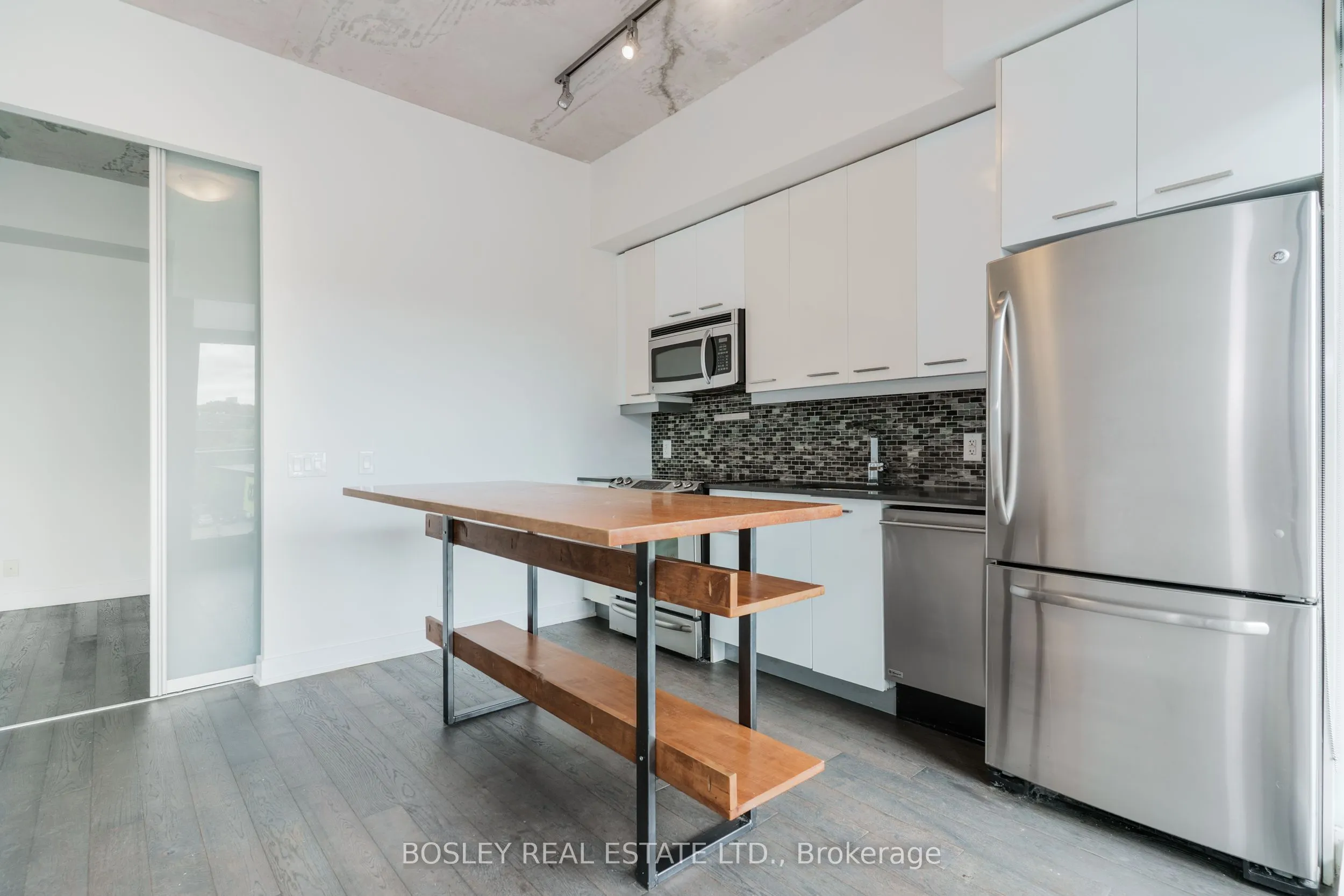 2 Gladstone Avenue, #402