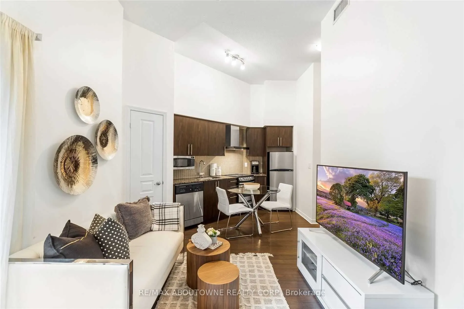 352 Front Street W, #211