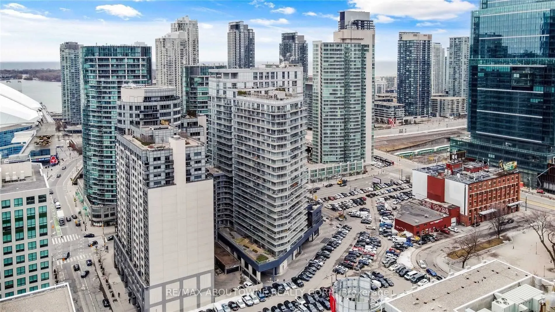 352 Front Street W, #211