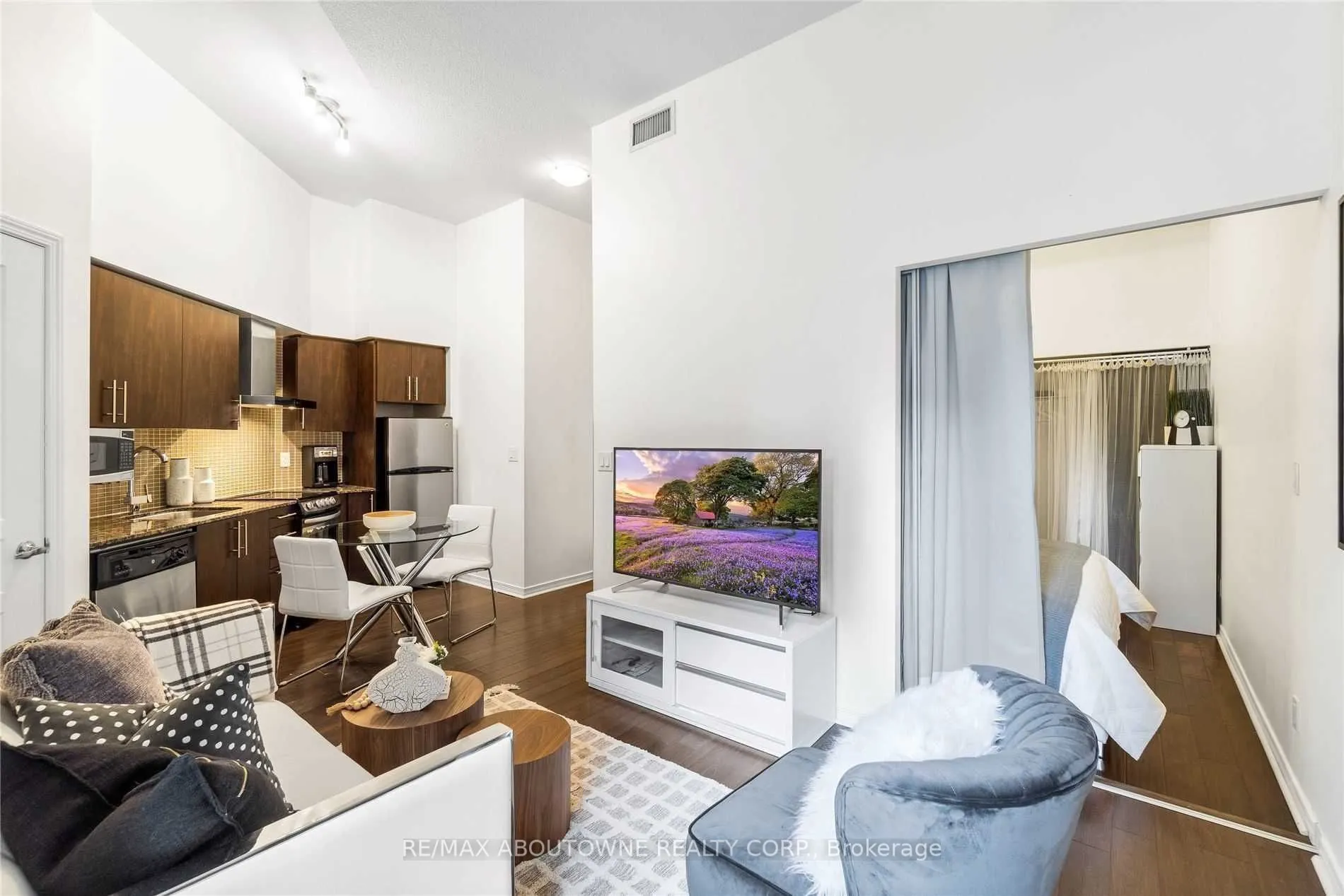 352 Front Street W, #211