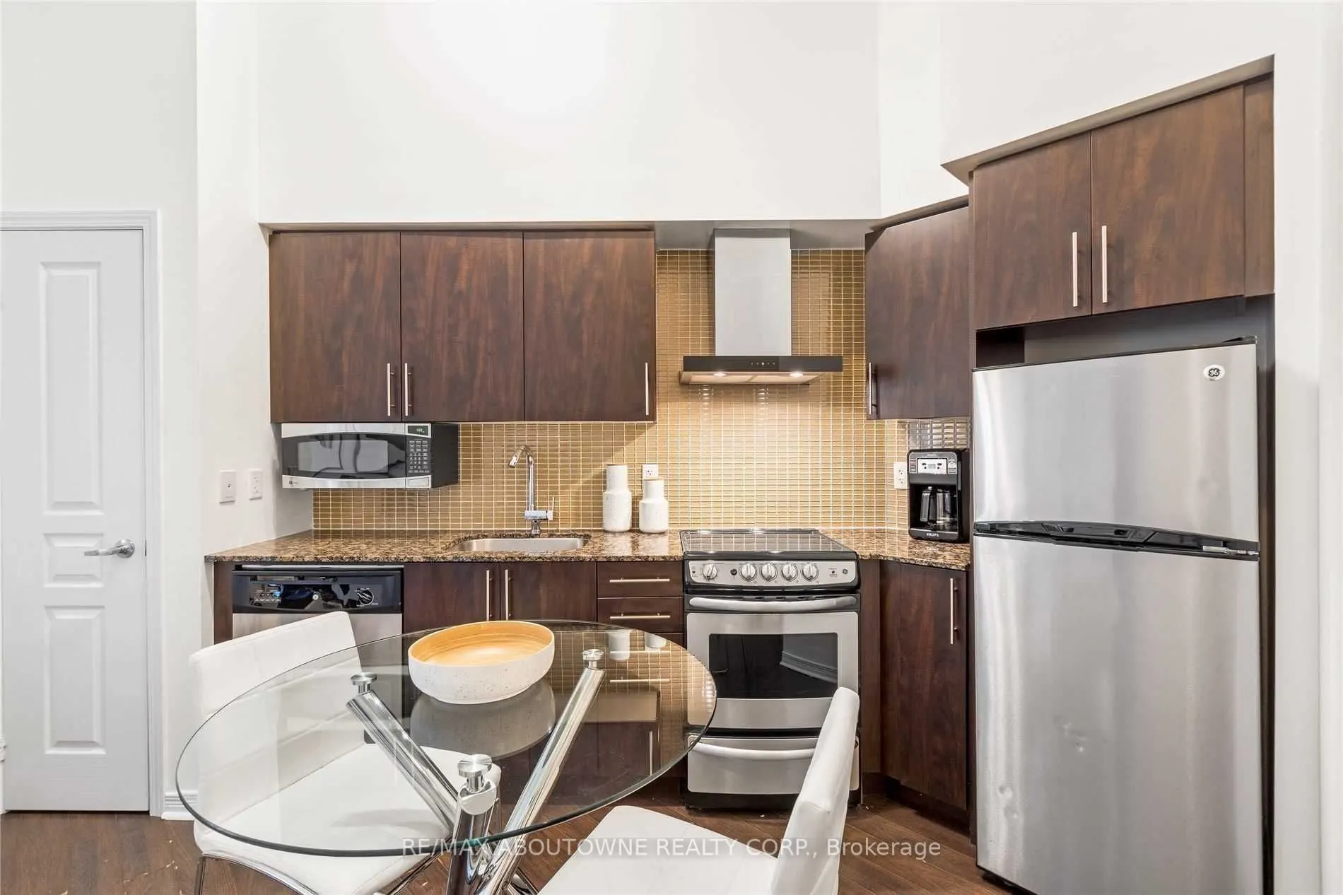 352 Front Street W, #211
