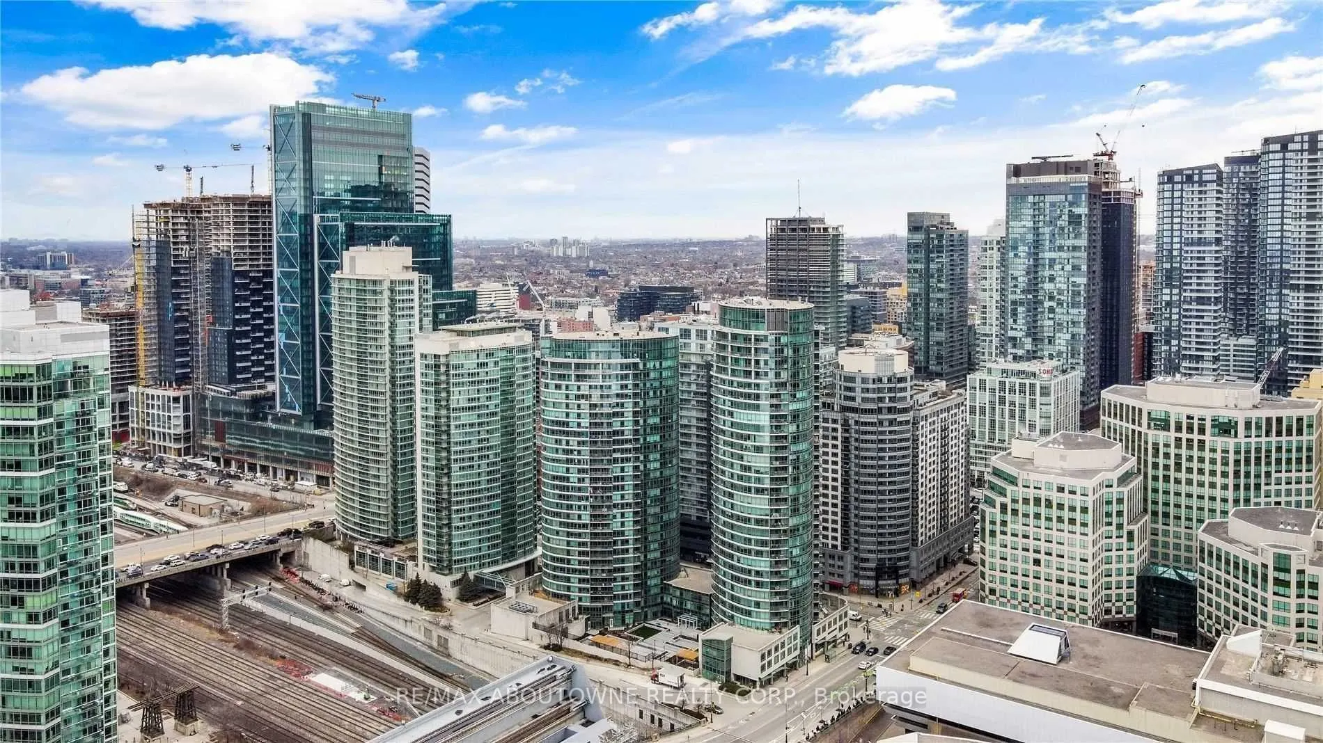 352 Front Street W, #211