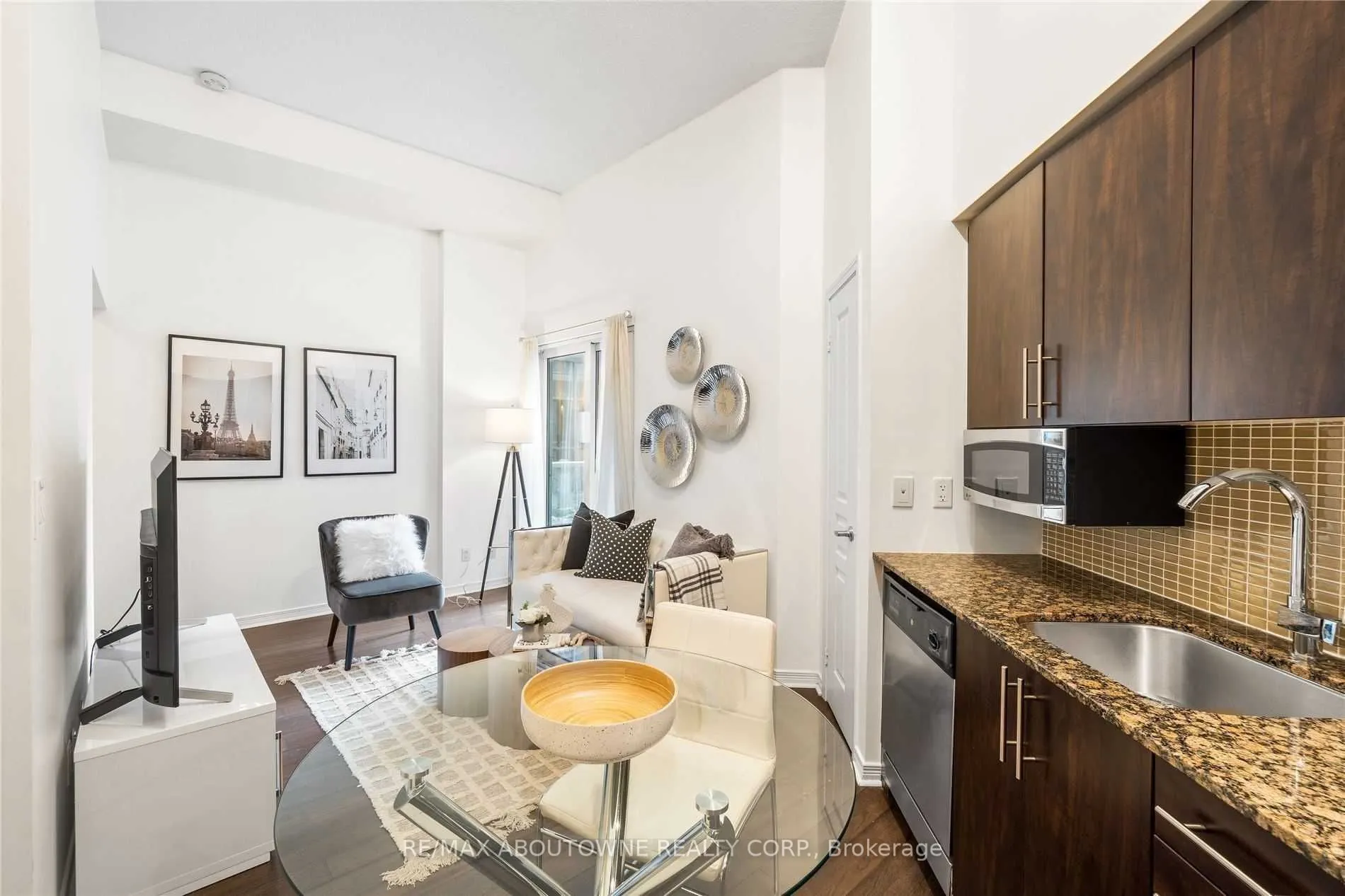 352 Front Street W, #211