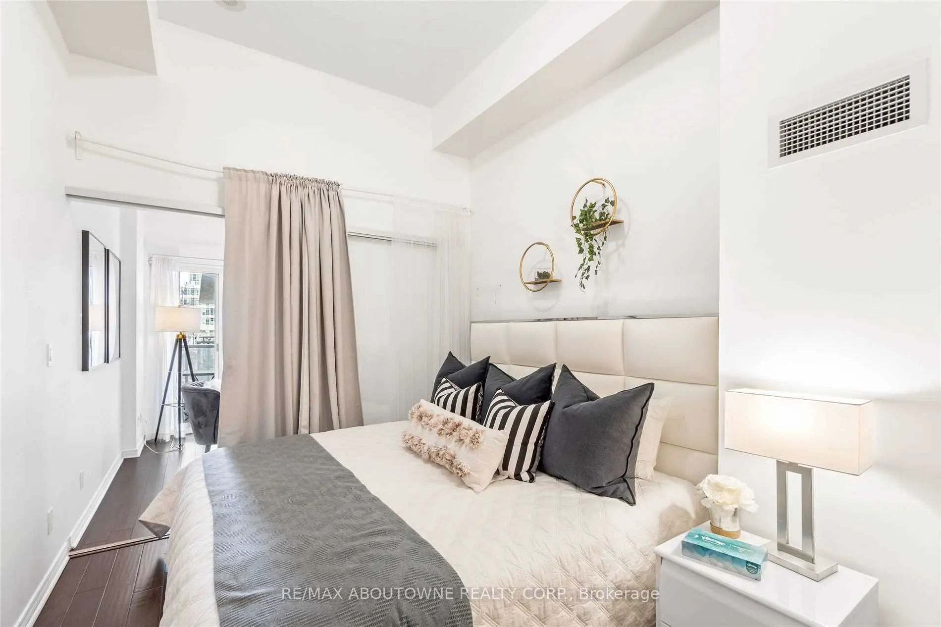 352 Front Street W, #211