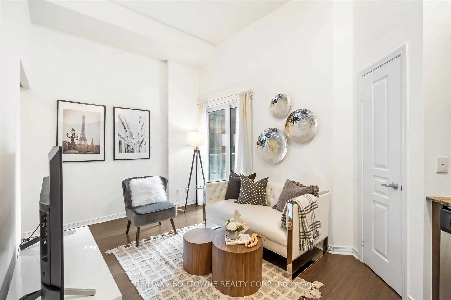 352 Front Street W, #211