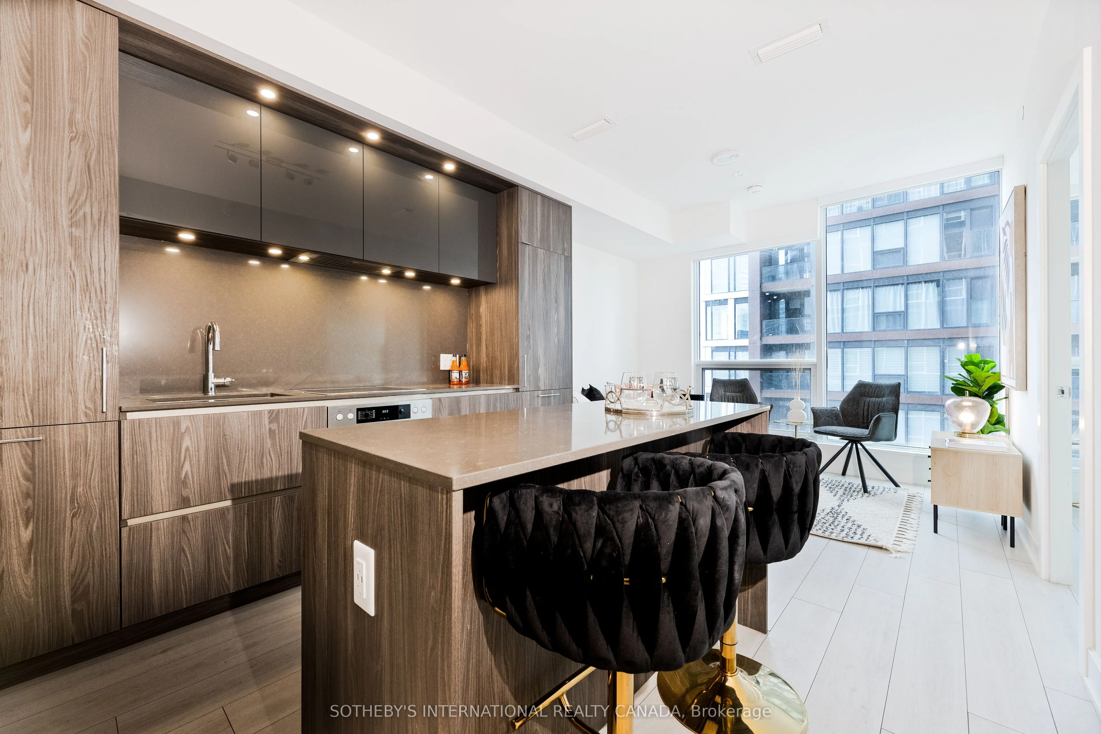 35 Mercer Street, #2411