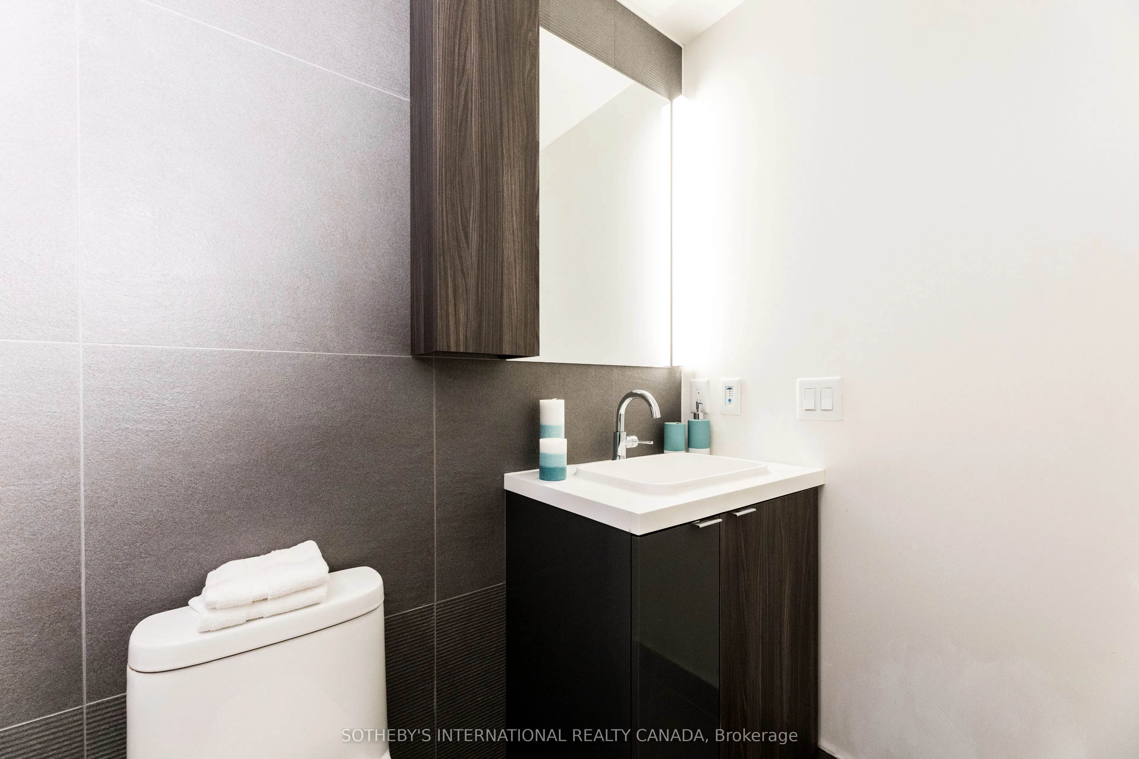 35 Mercer Street, #2411