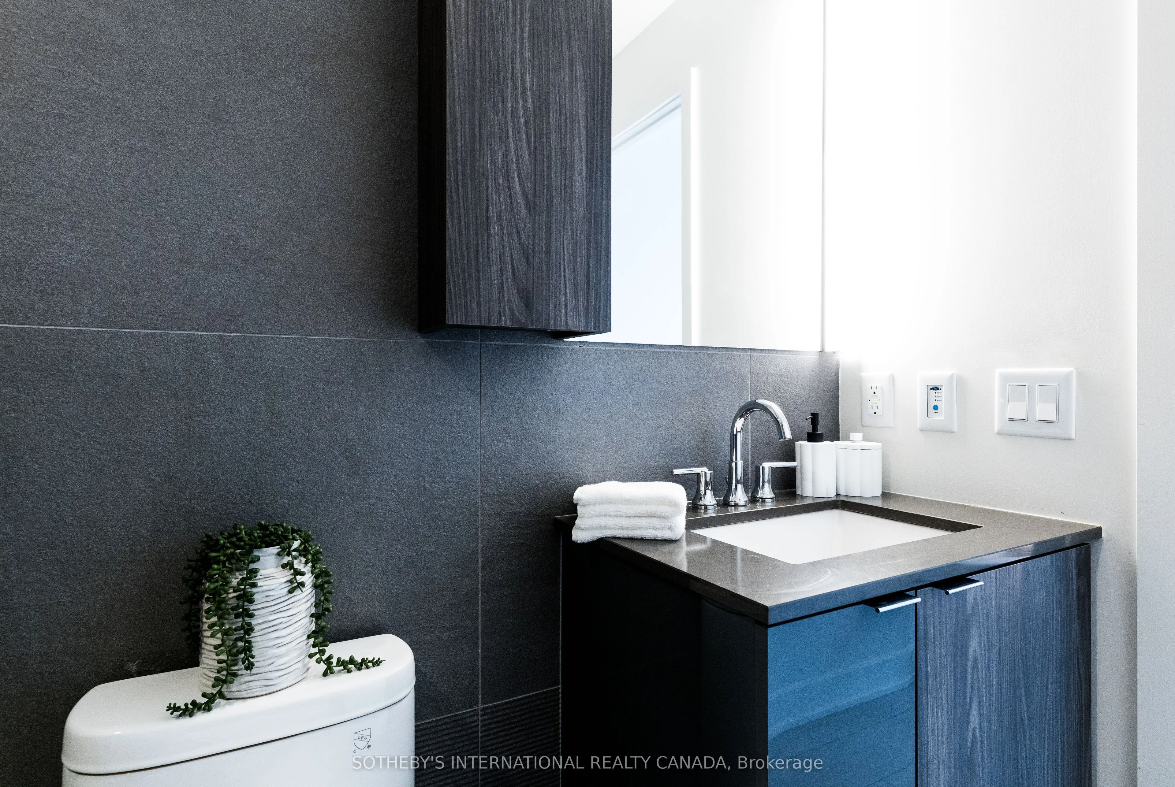 35 Mercer Street, #2411