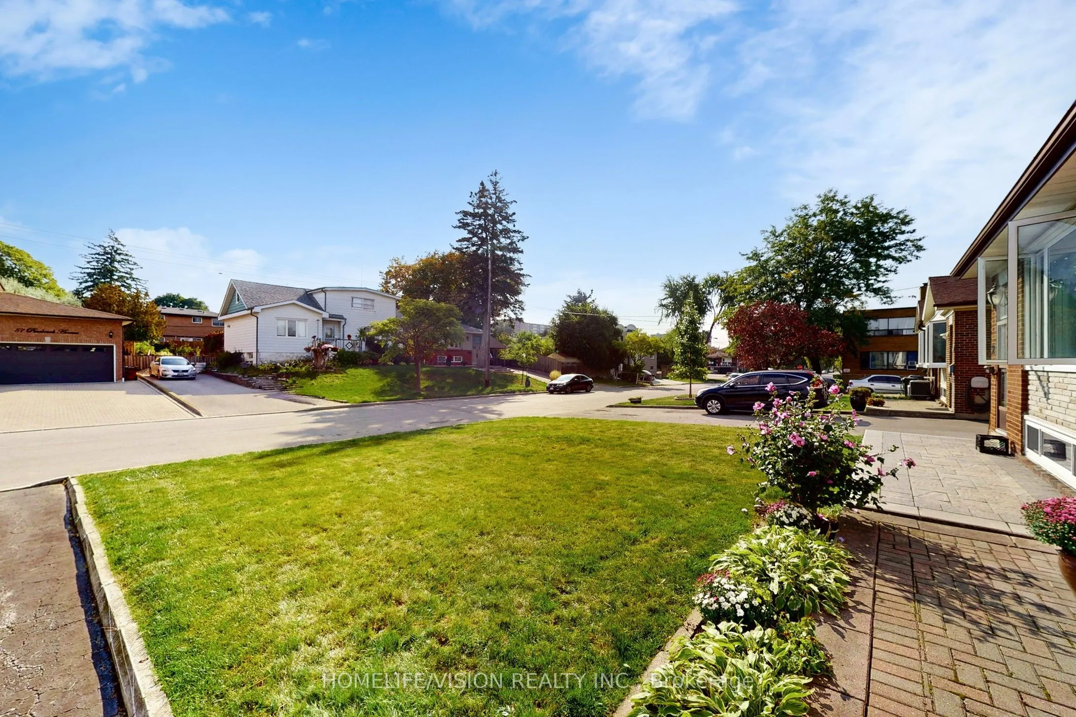 54 Pinebrook Avenue