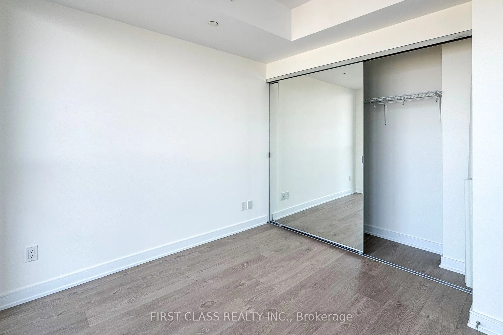 88 Scott Street, #5005