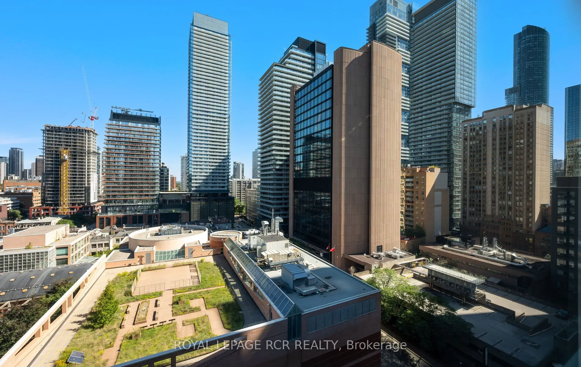 887 Bay Street, #1412