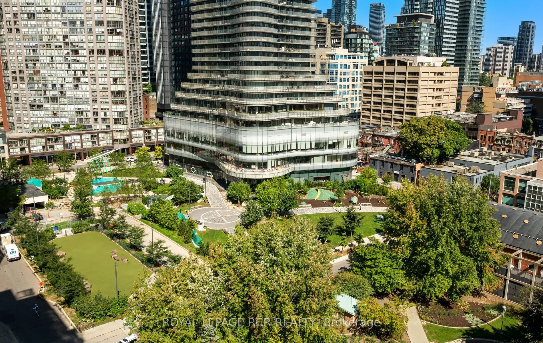 887 Bay Street, #1412