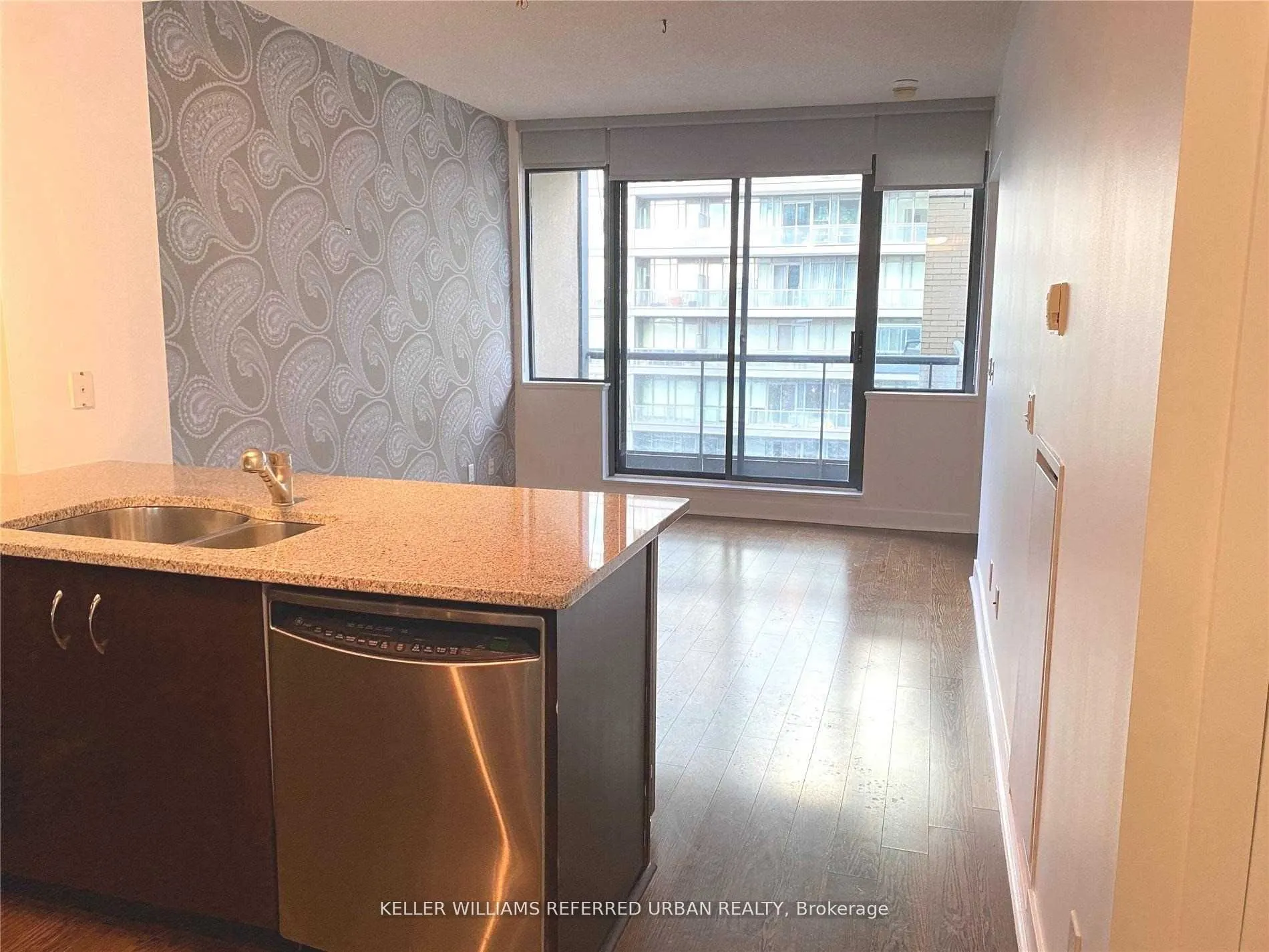 438 King Street W, #1401