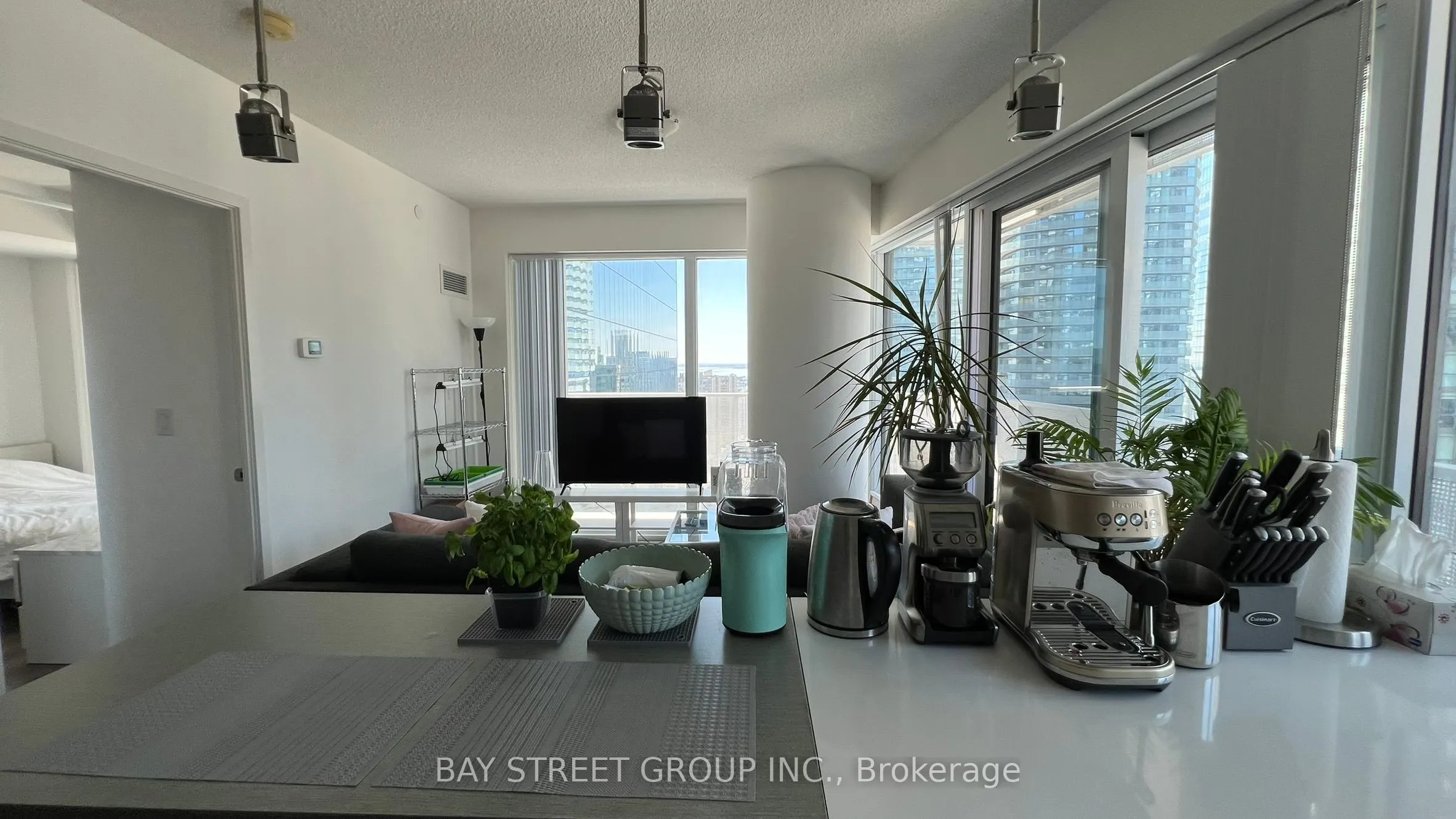 100 Harbour Street, #3302