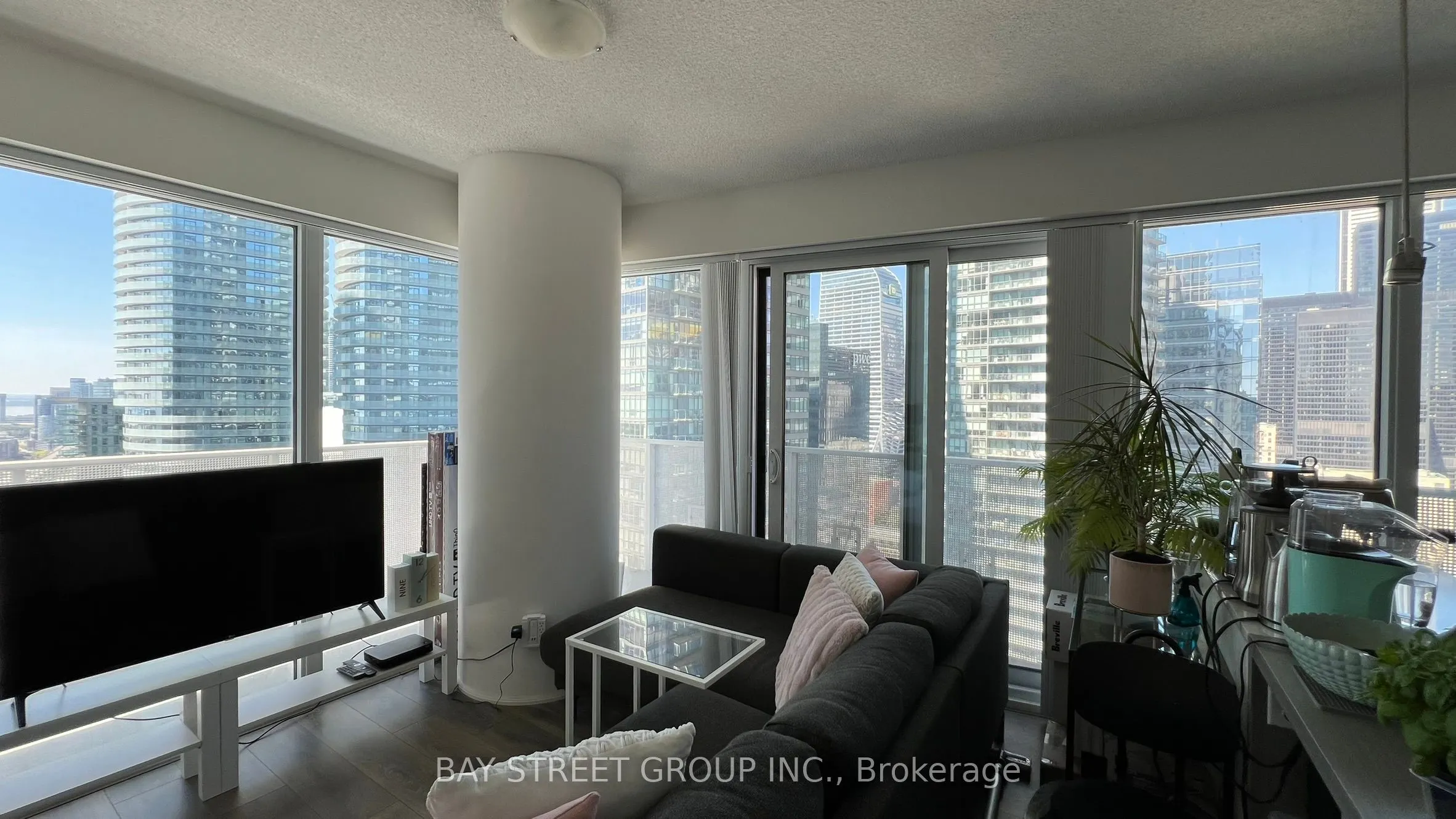100 Harbour Street, #3302