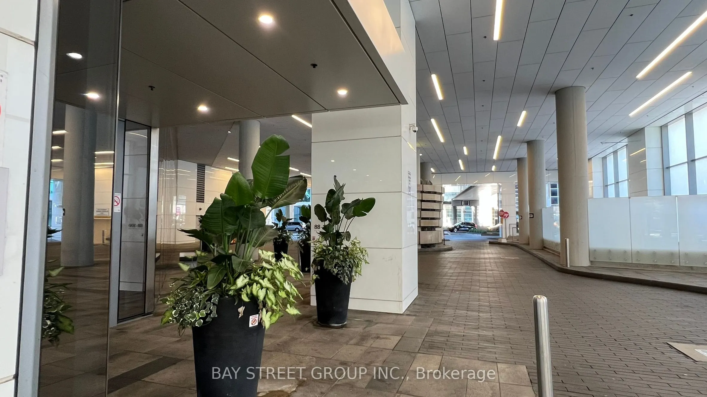 100 Harbour Street, #3302