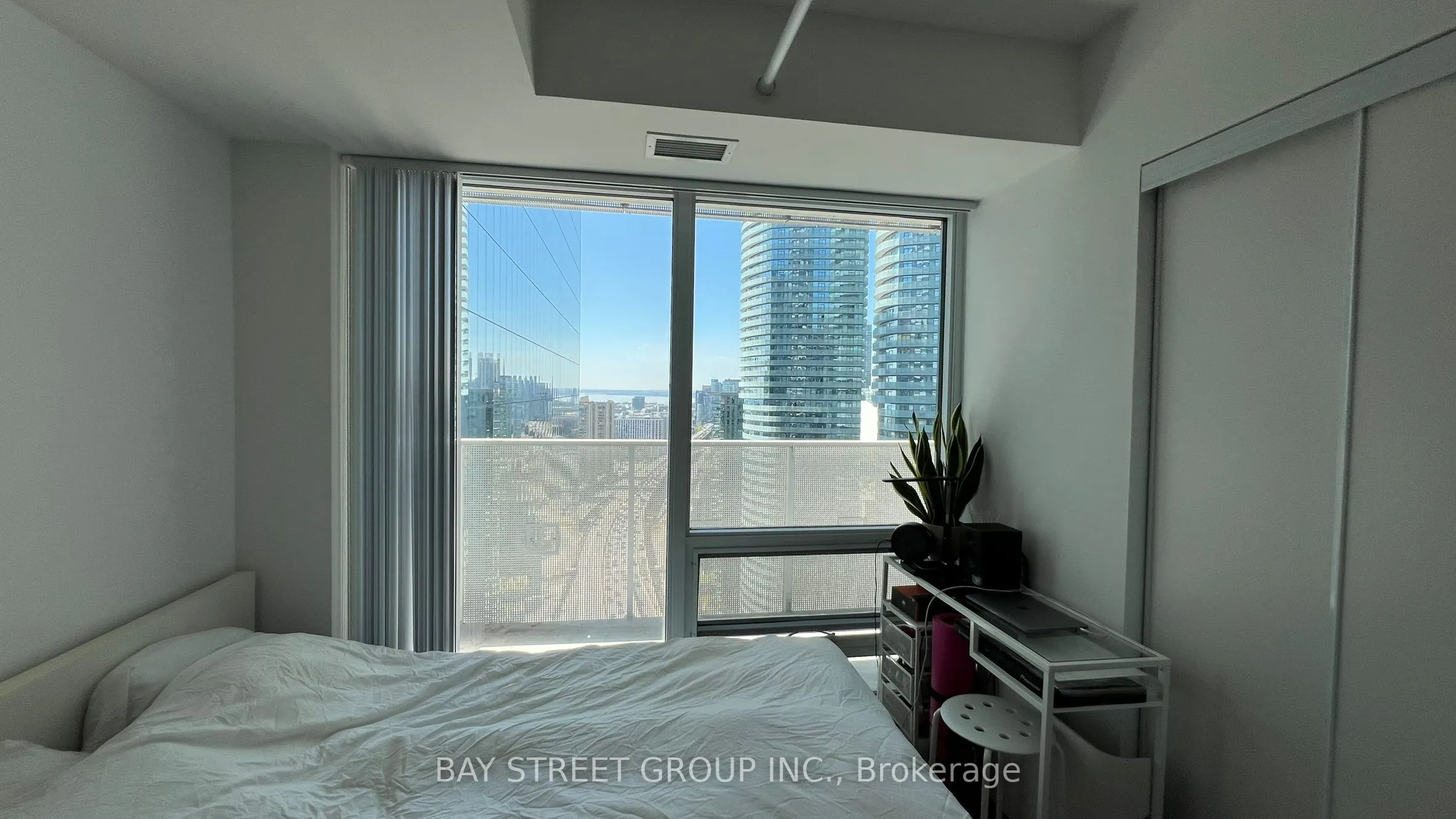 100 Harbour Street, #3302