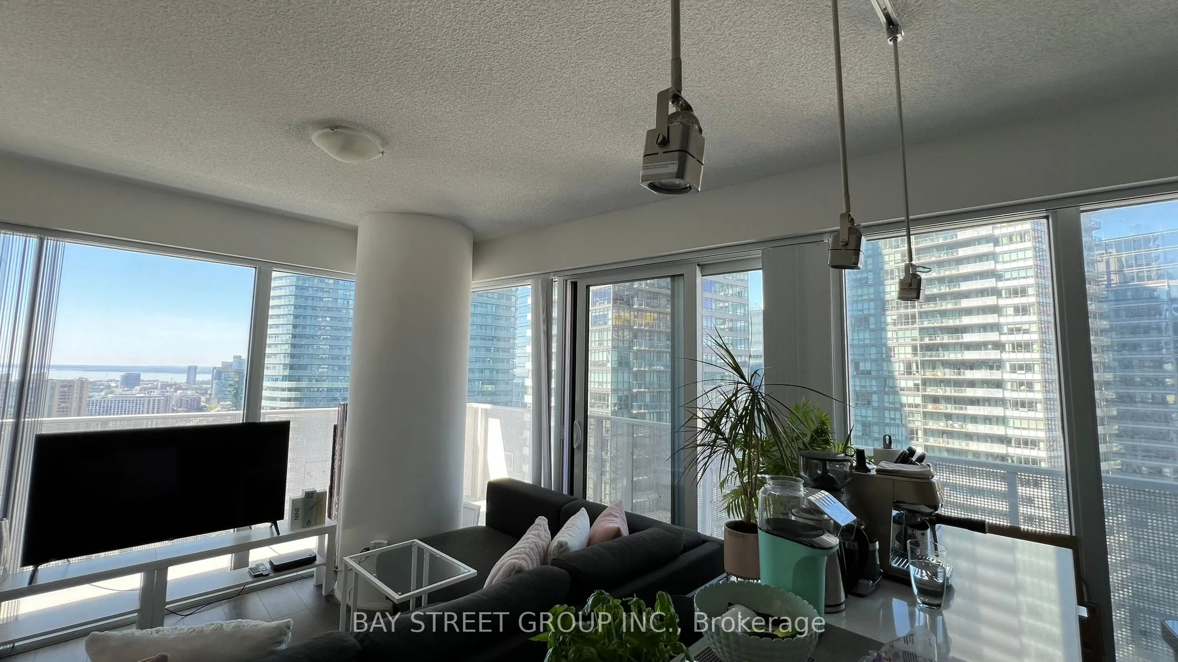 100 Harbour Street, #3302