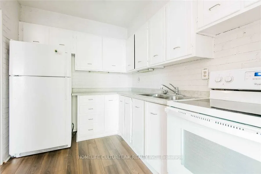 177 Linus Road E, #201