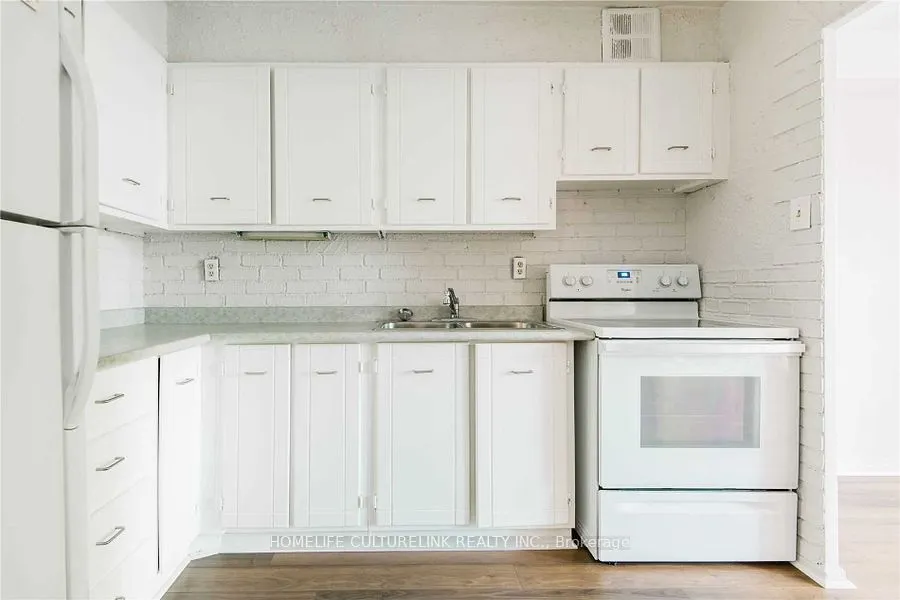 177 Linus Road E, #201
