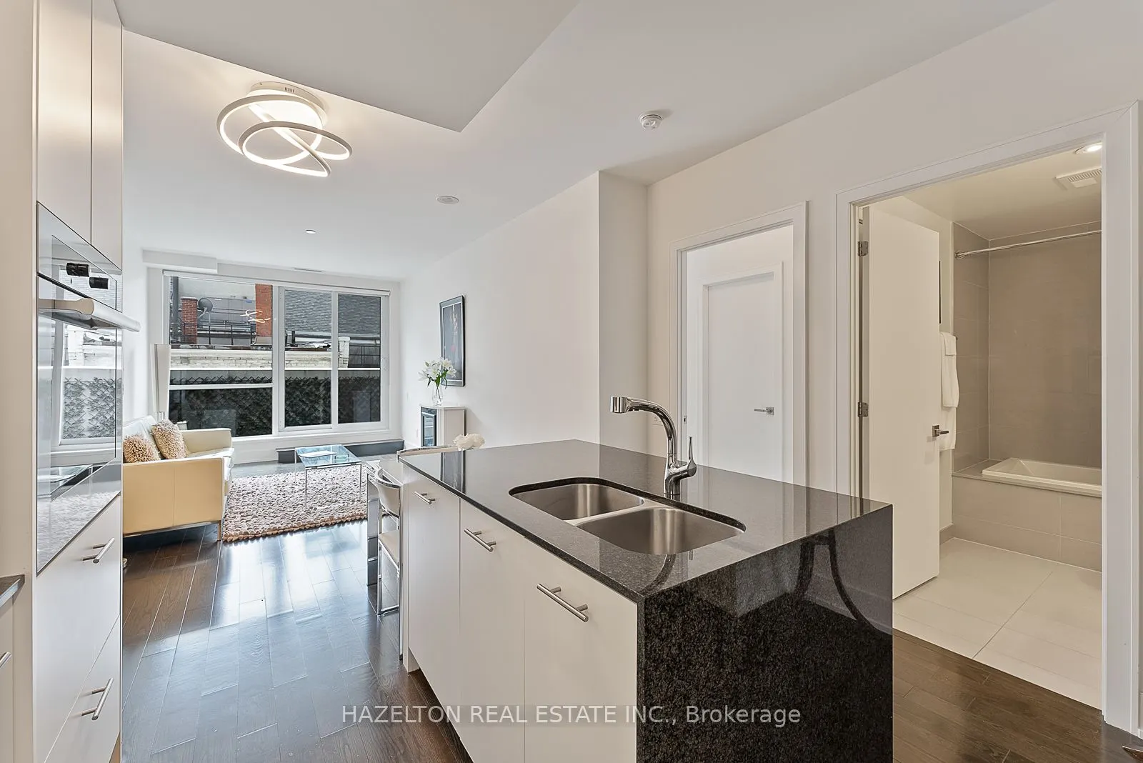 170 Avenue Road, #211