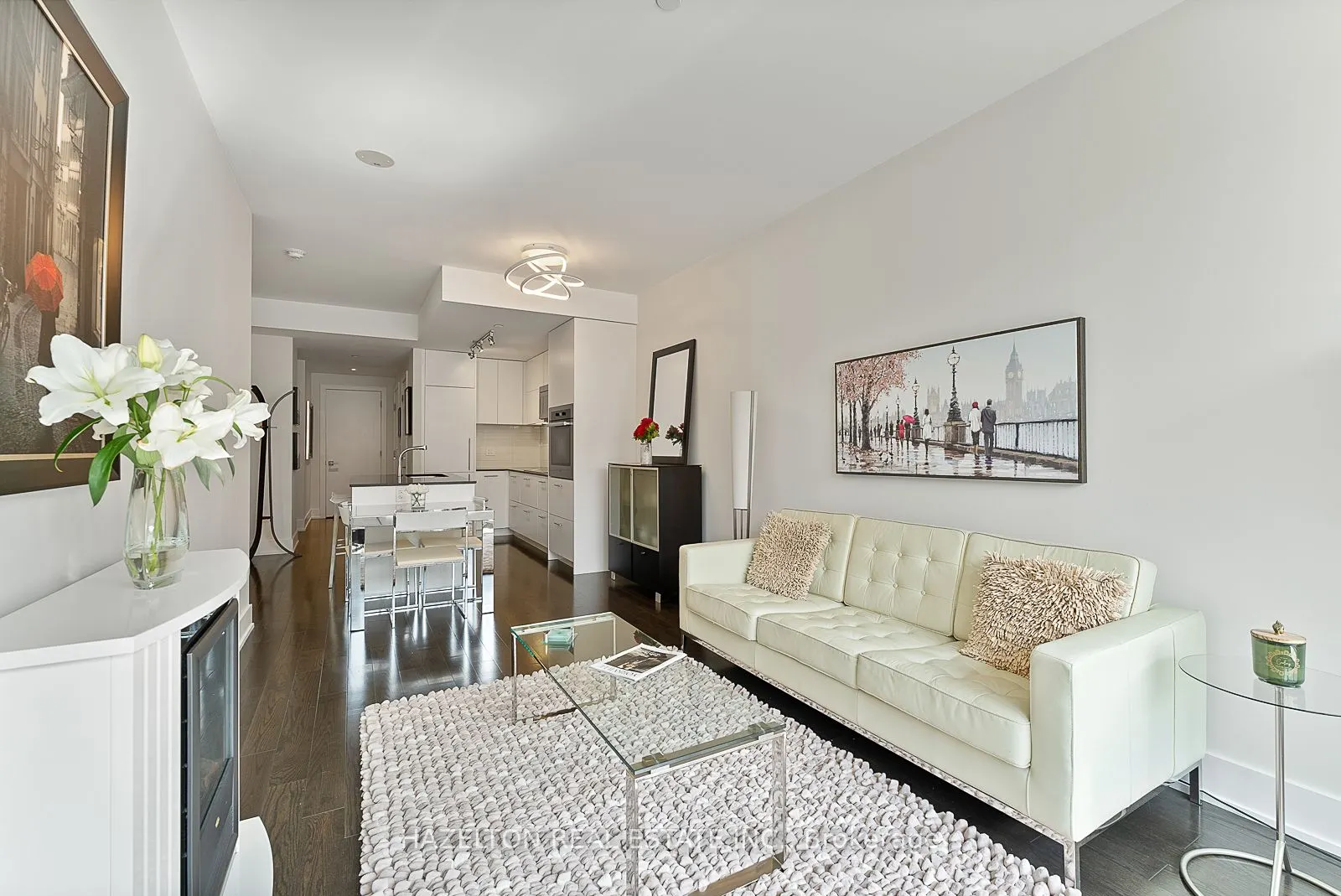 170 Avenue Road, #211