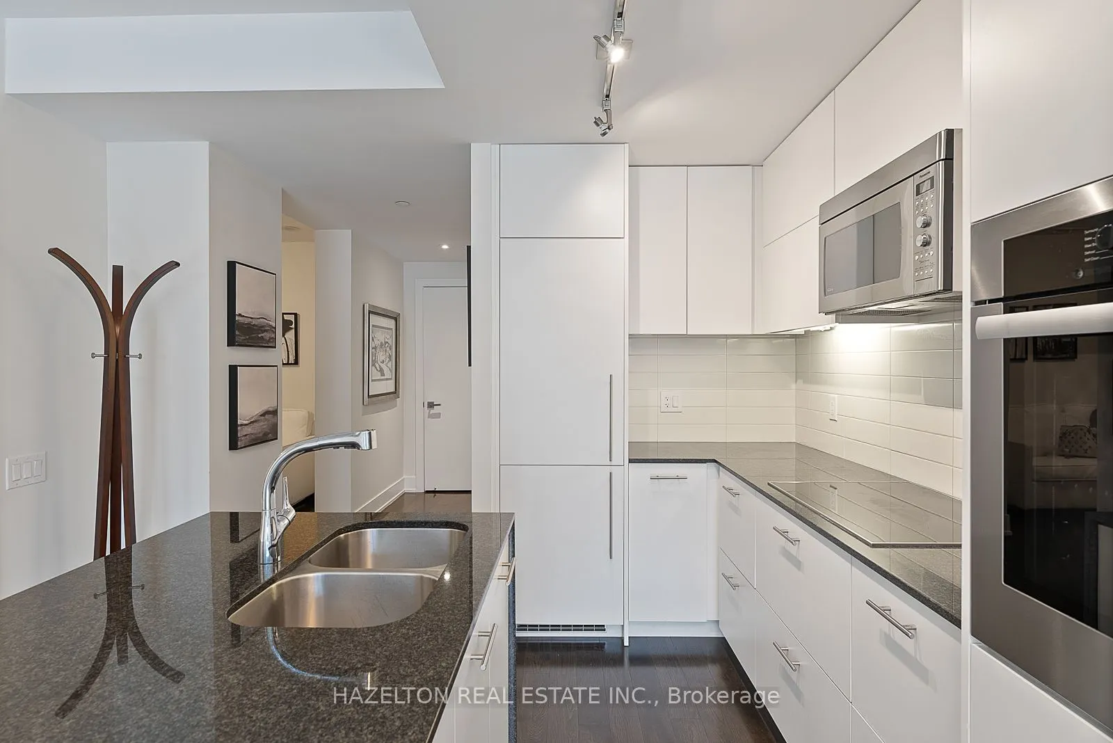 170 Avenue Road, #211