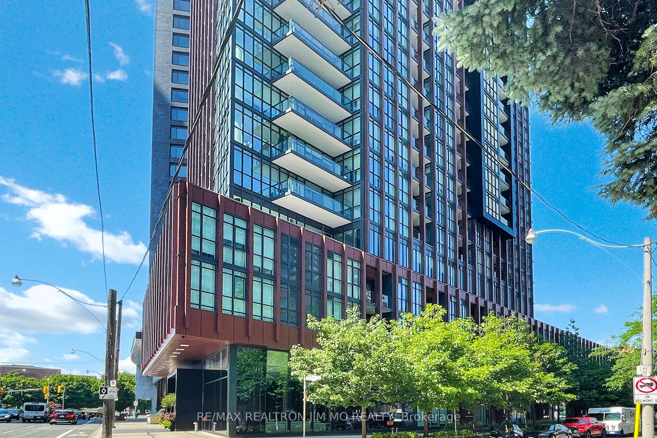 32 Davenport Road, #1706